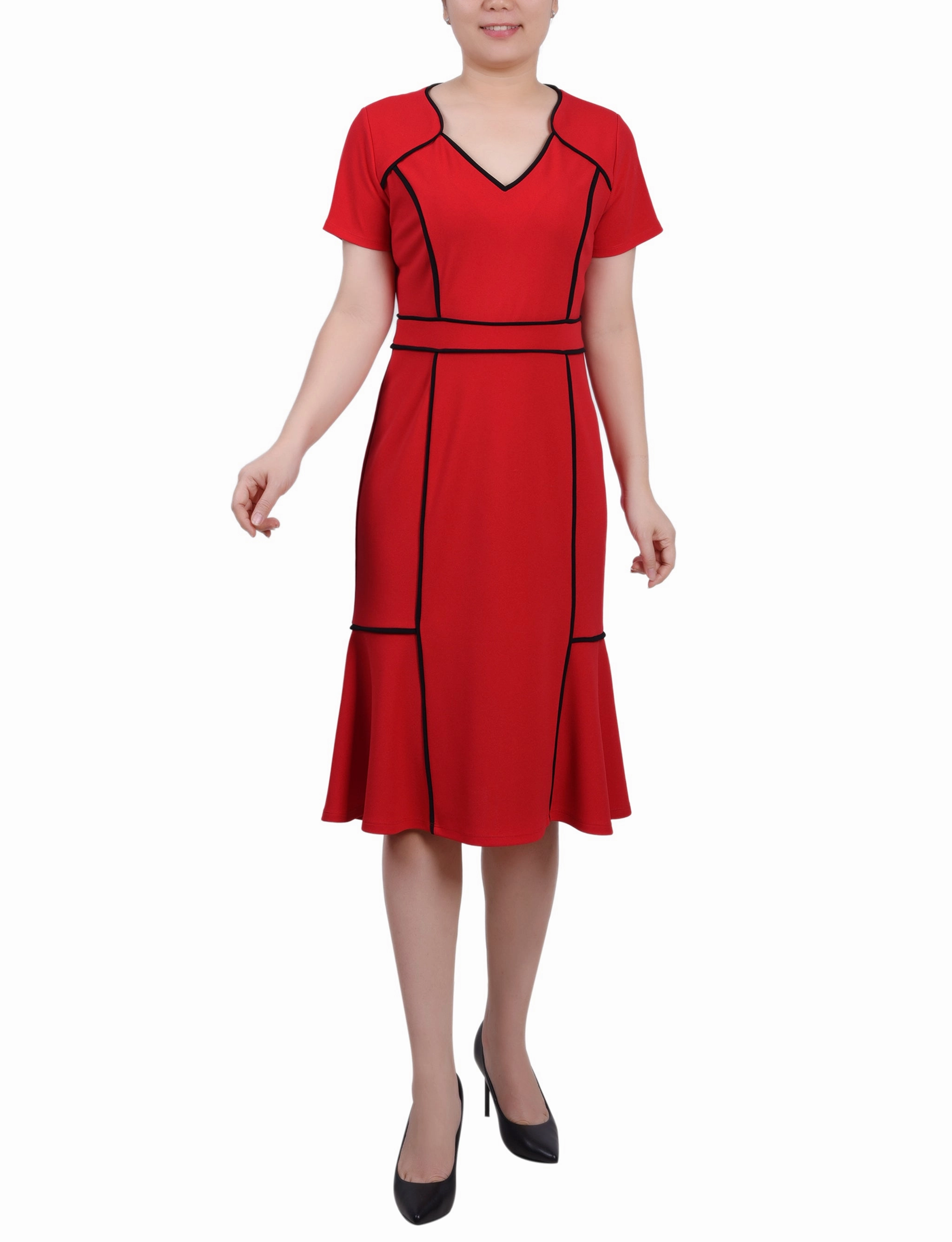 Easy-Storage Bold Simplicity Petite Short Sleeve Piped Detail Dress