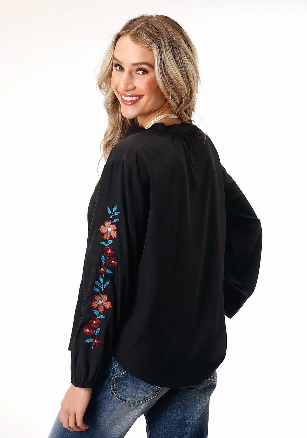 Urban Wear Minimalist fashion Roper Womens Split-V Floral Black Polyester L/S Blouse