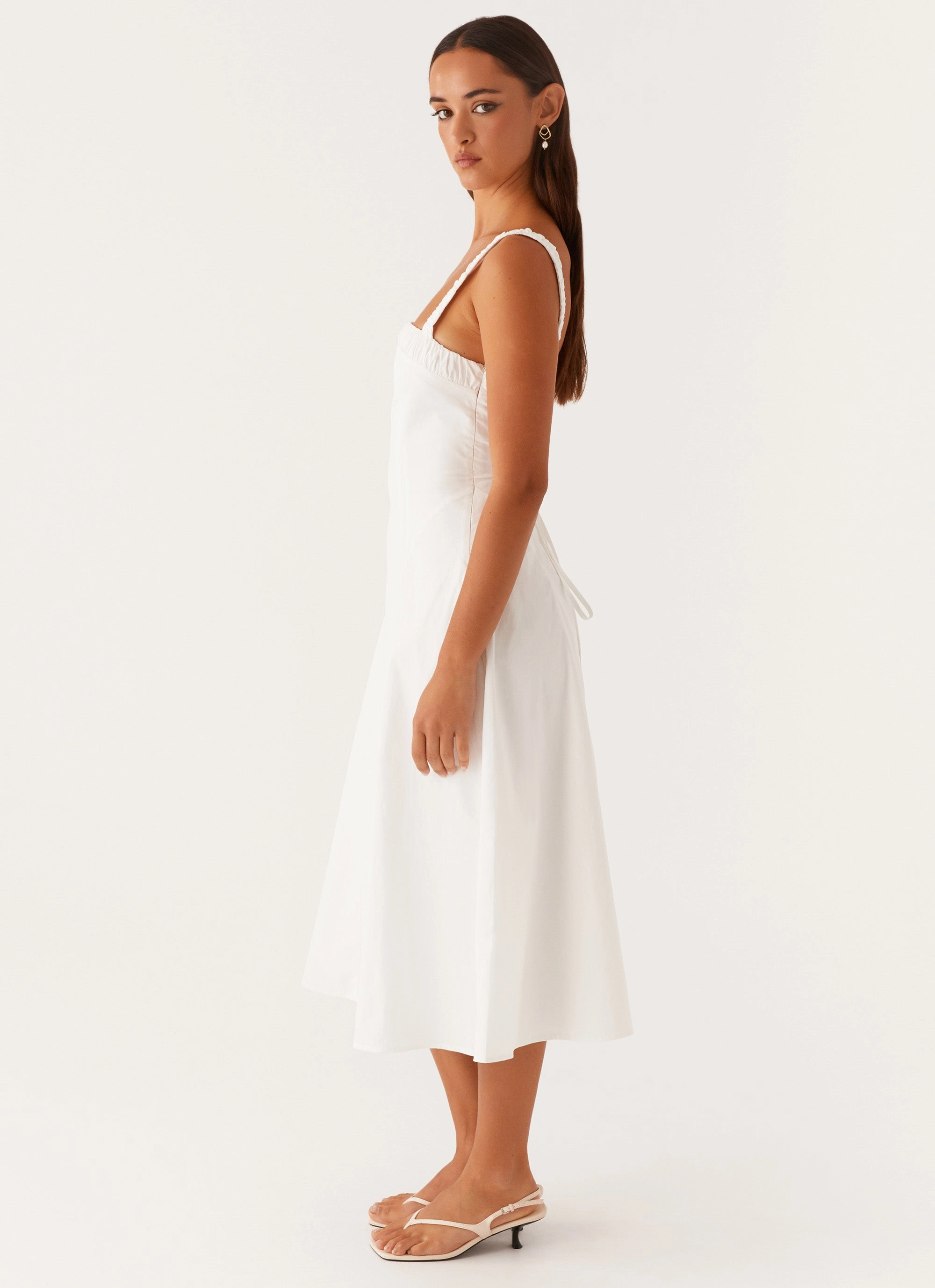 Enola Midi Dress - White Essential winter wear