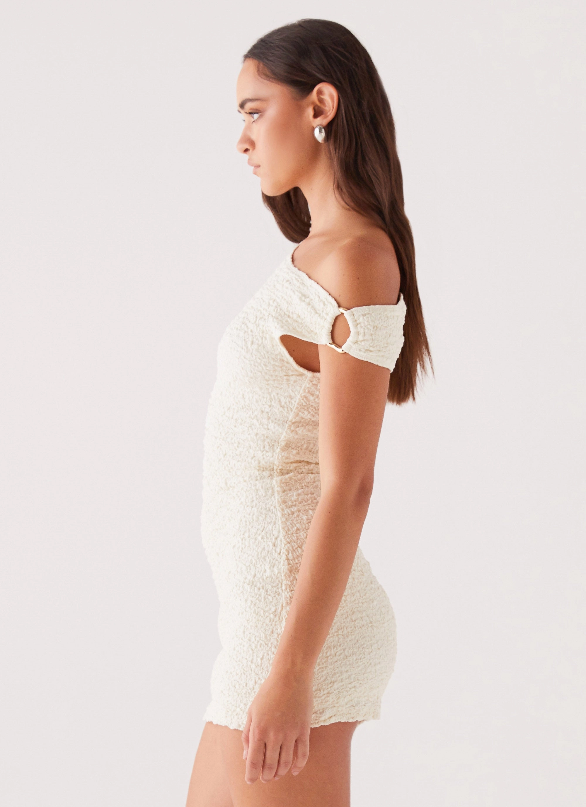 Modern Layers Designer-Label Farah Off Shoulder Mini Dress - White