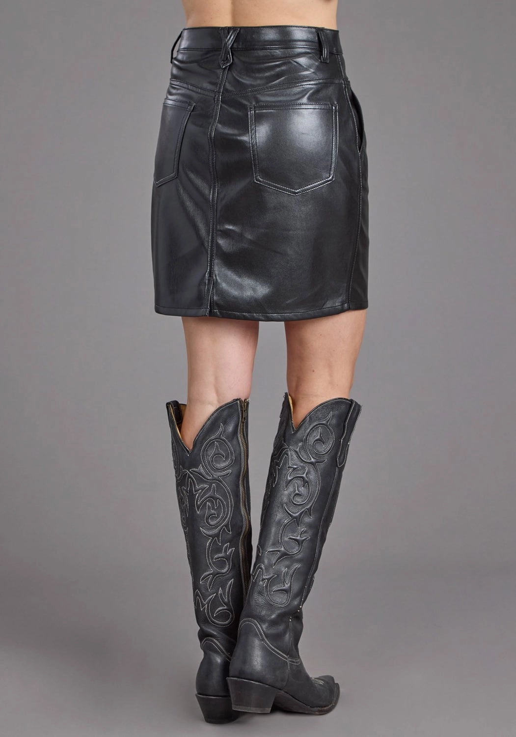 Water Repellent Finish Stetson Womens Front Back Yokes Black Faux Leather Skirt