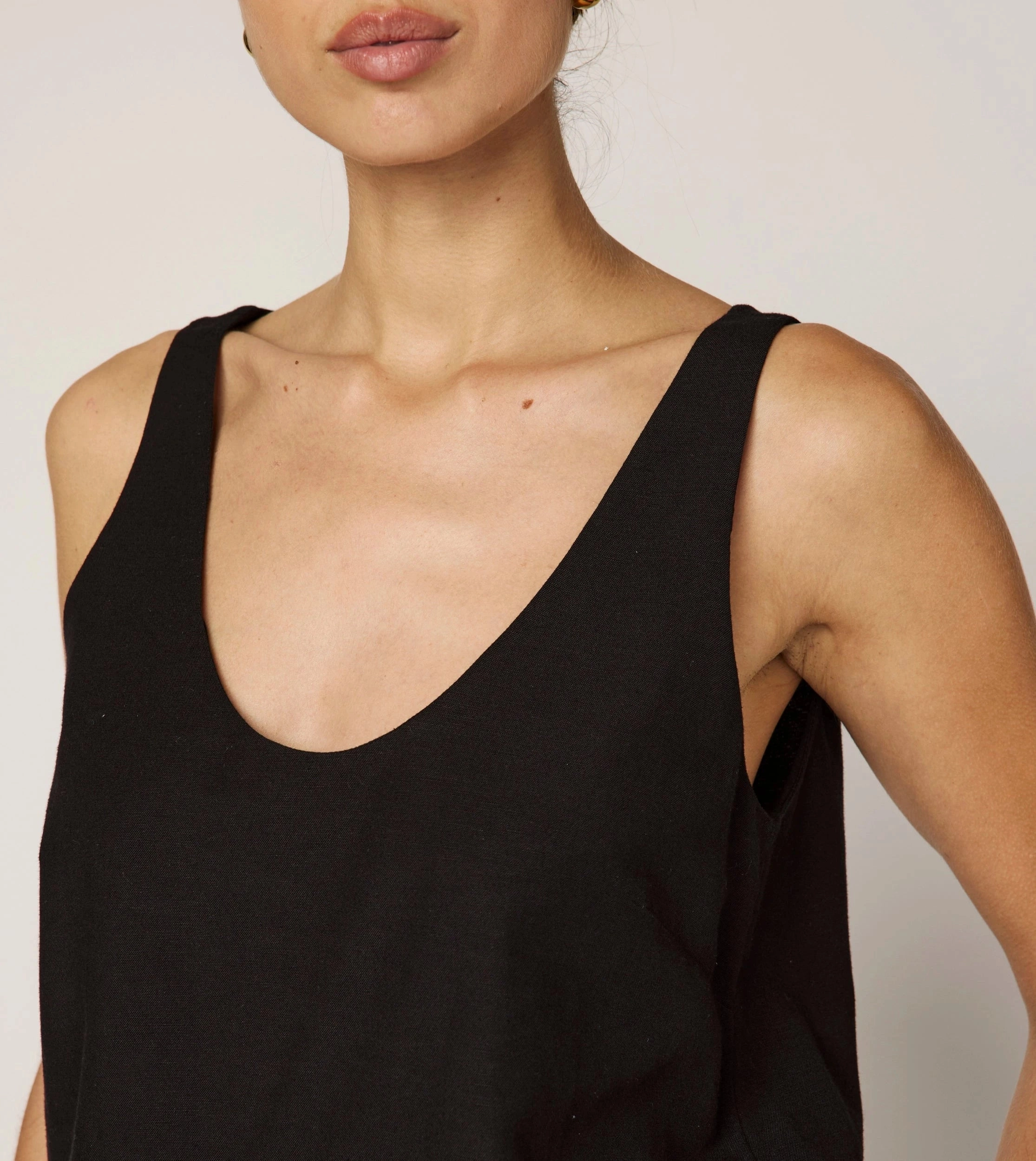 Ambesia Tank | Black MultiLayer Stitching
