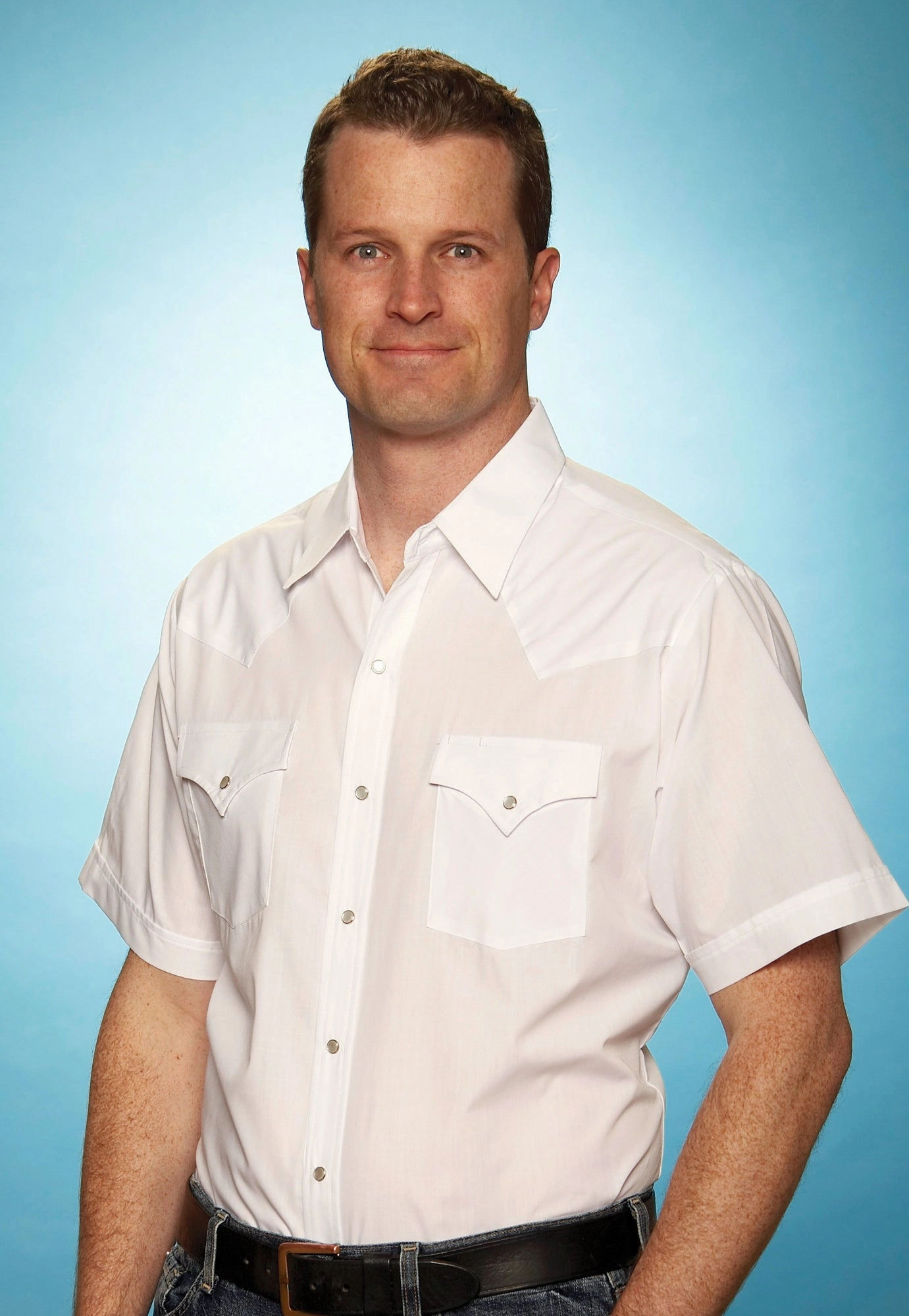 slim cut Urban Edge Ely & Walker Mens Solid White Western Shirt S/S Poly/Cotton Tall