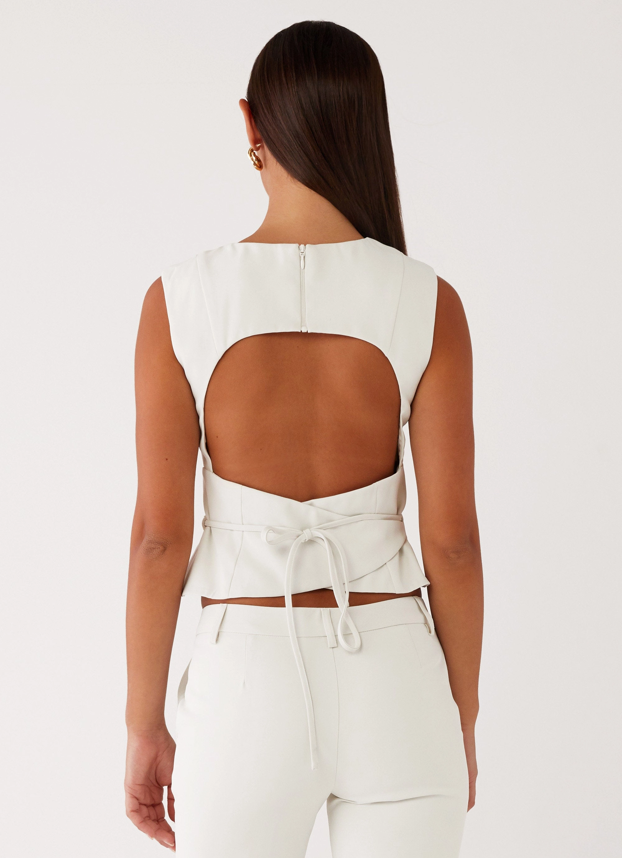 Cyra Wrap Top - Ivory Outfit Flow Trend Ready