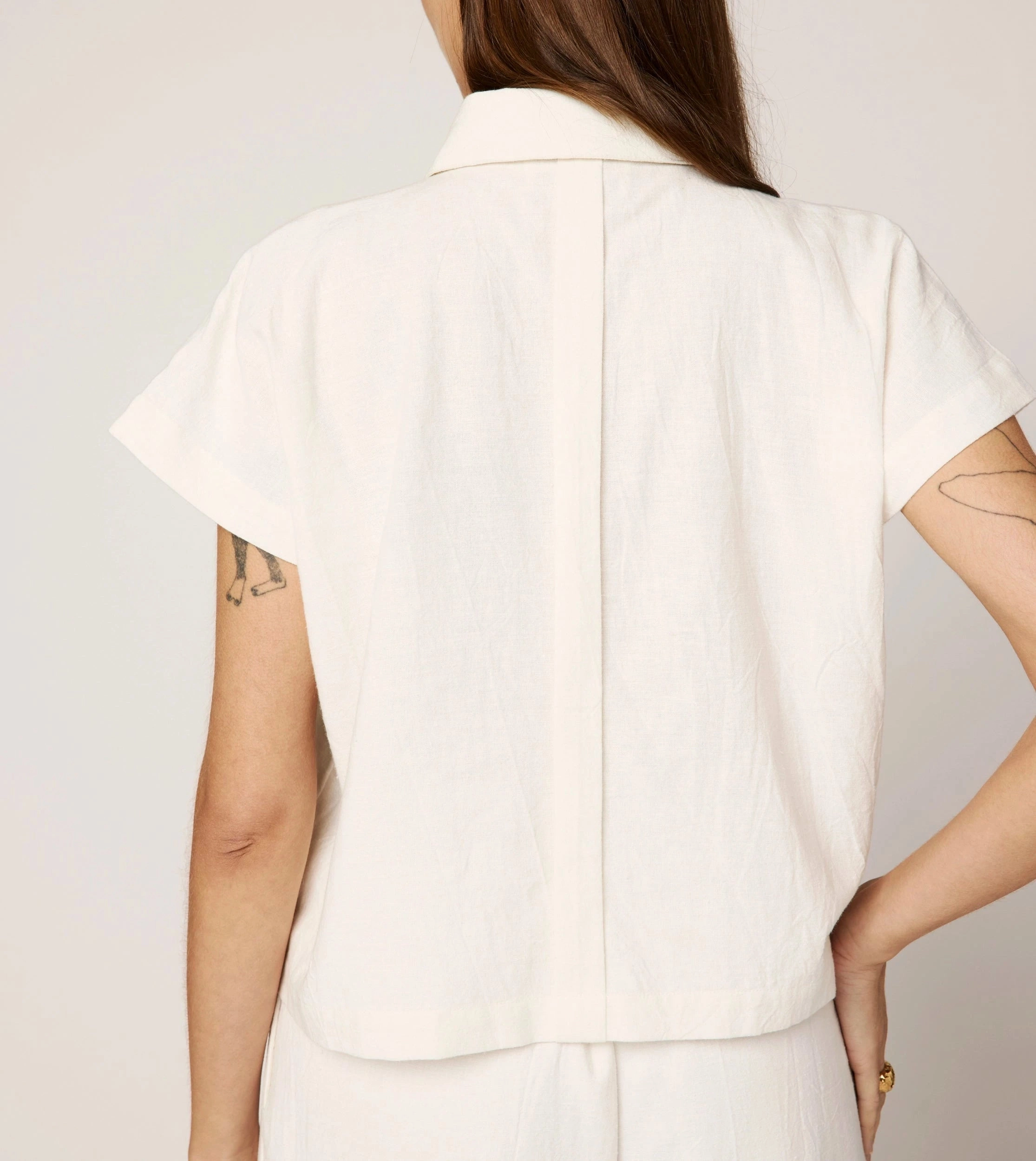 Kalora Blouse | Ivory Low Profile Collar Light material