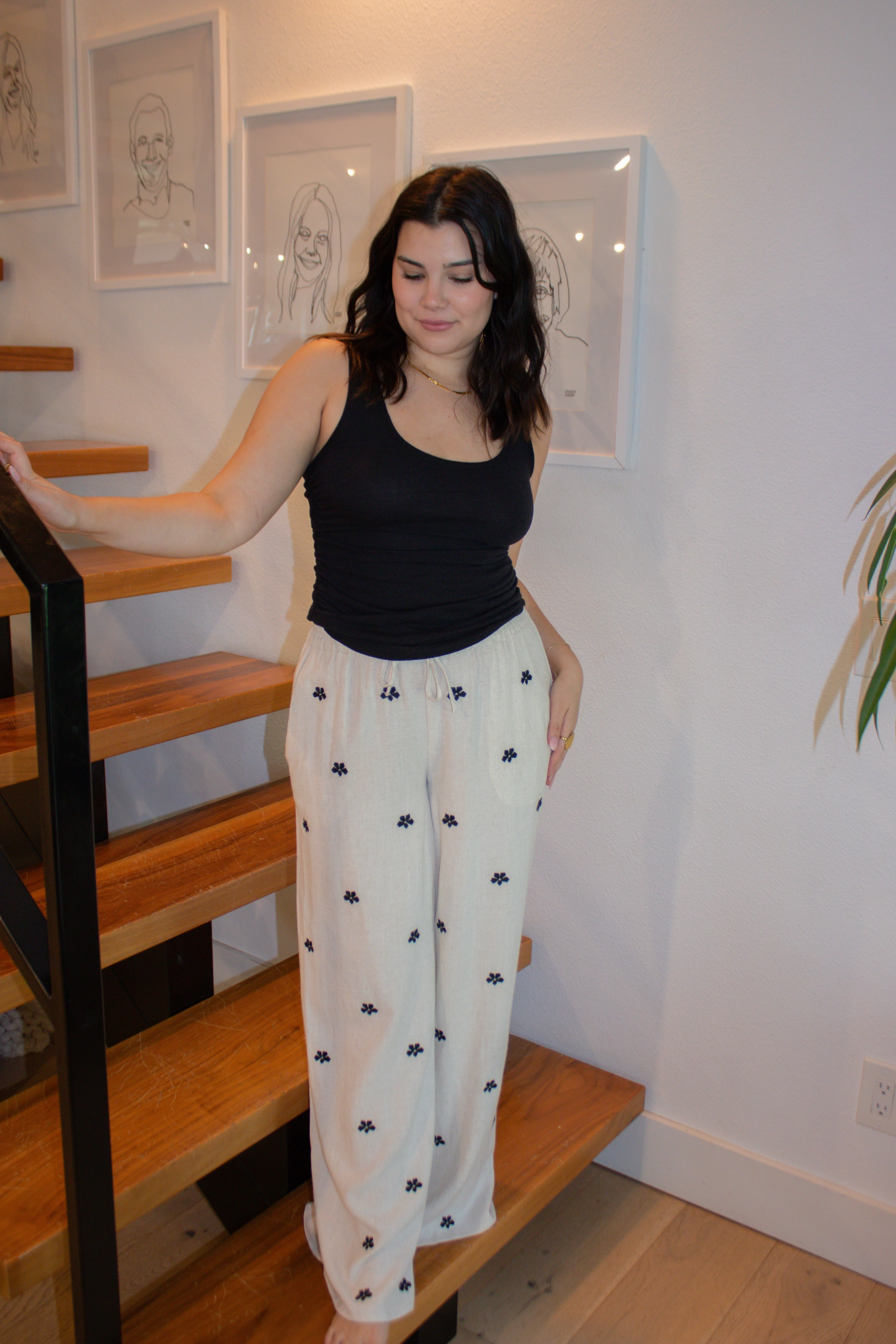 Modern Polo Non Restrictive Collar Cami Scoop Neck Tank Top - Black