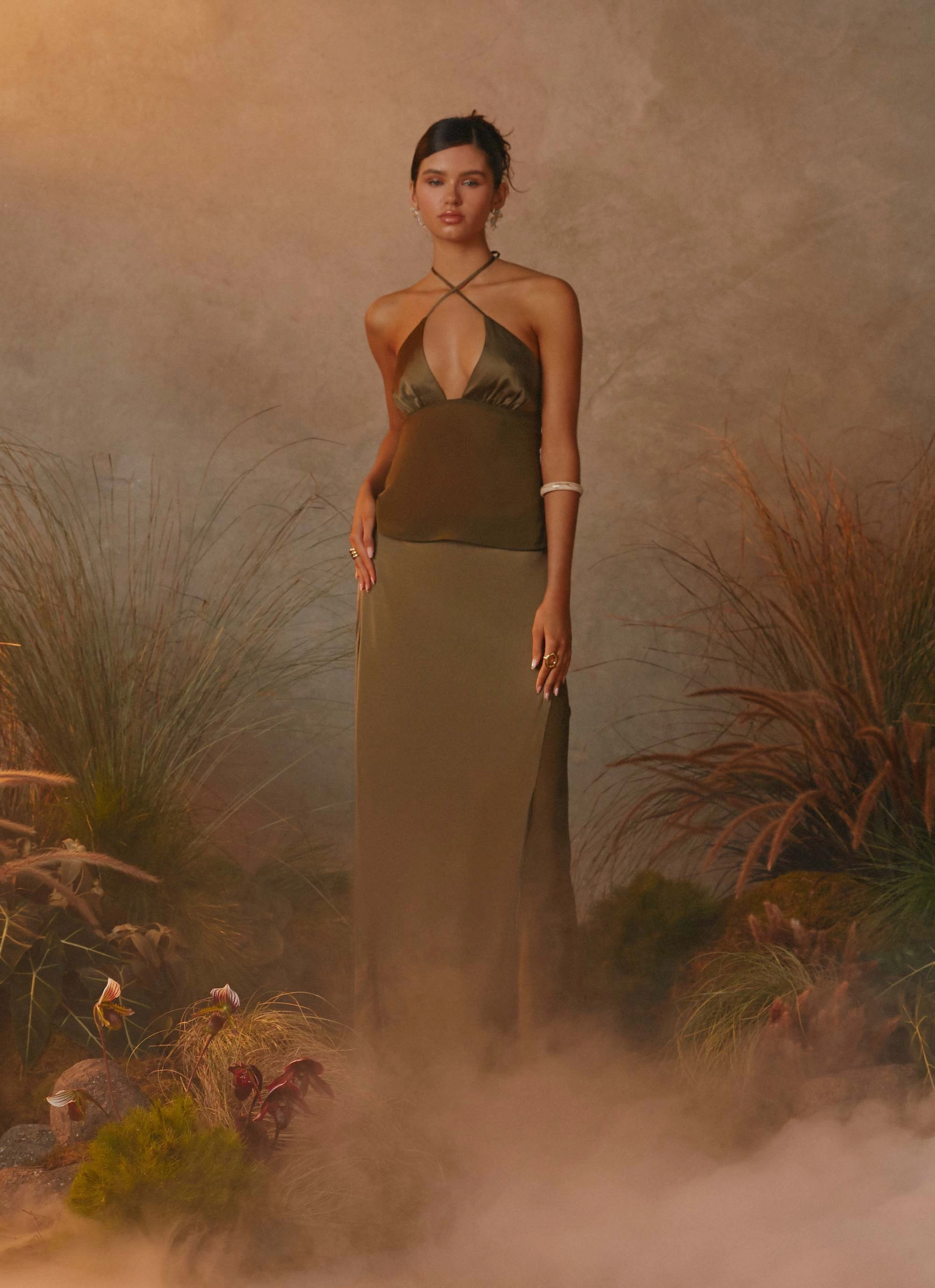 Unique Feature Ellyse Top - Khaki