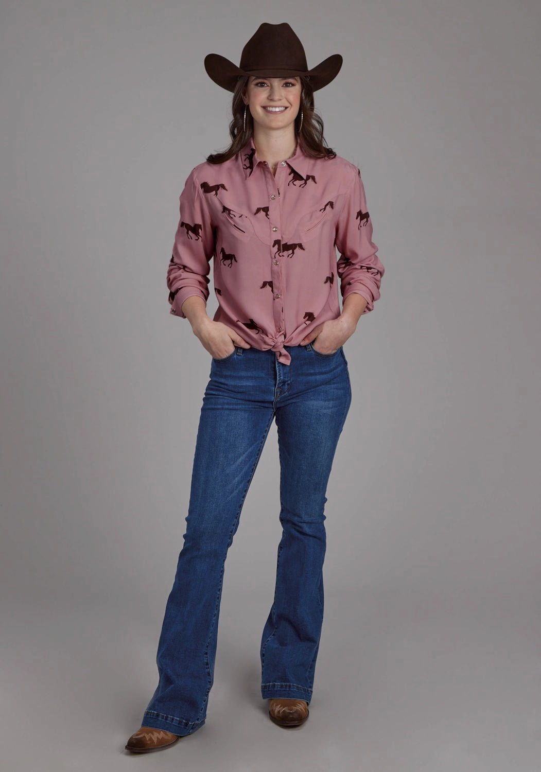 Lakeside Relaxation Flexible Shoulder Panels Roper Womens Wild Horses Tie Pink 100% Rayon L/S Blouse