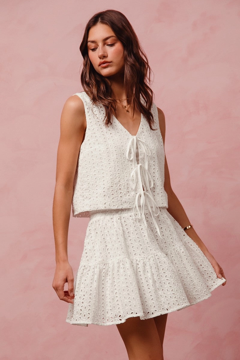 Floral Eyelet Lace Set - White Travel Essential