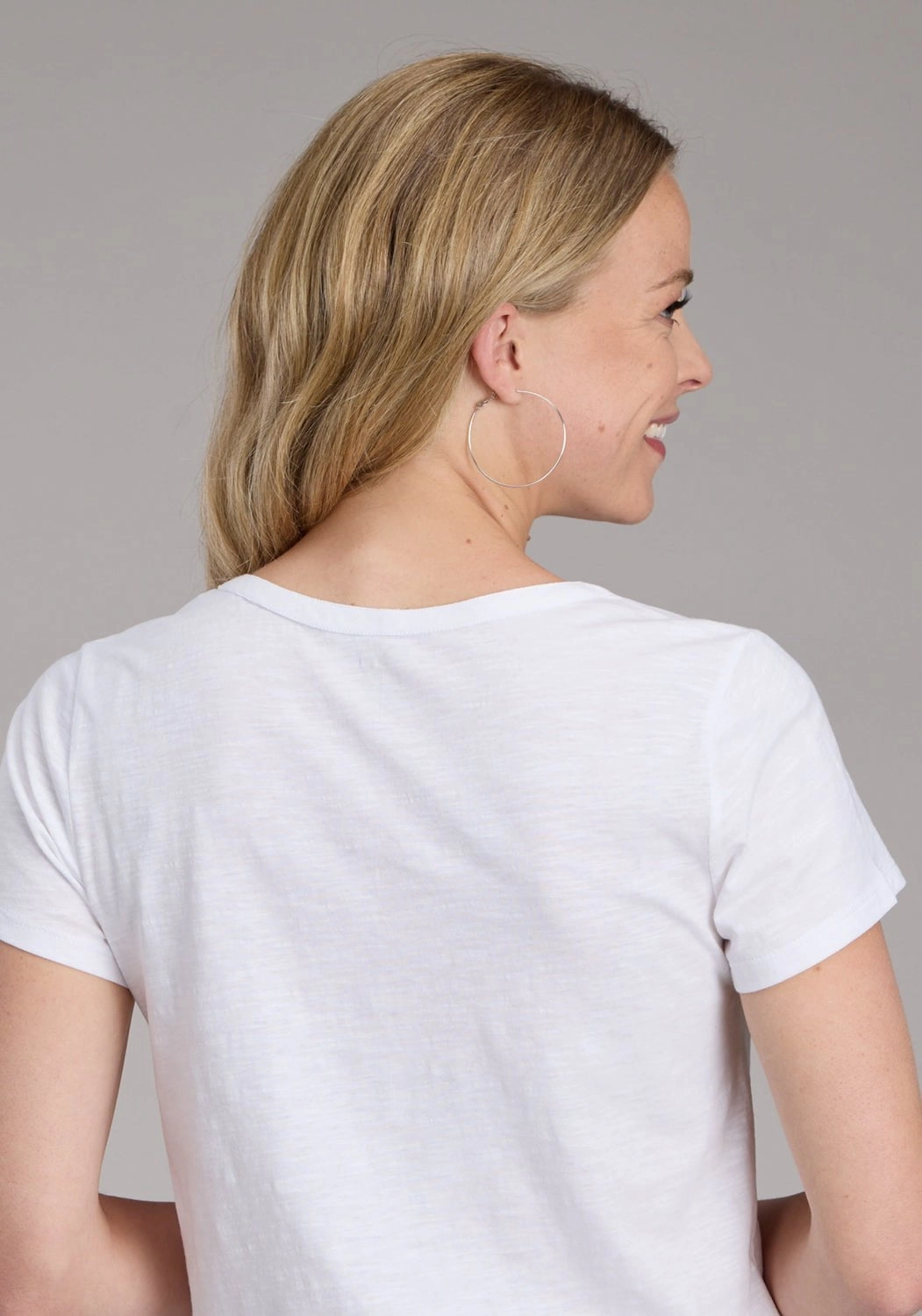 Anti-static Abrasion Resistant Edges Roper Womens 2434 Red Flowers White 100% Cotton S/S T-Shirt