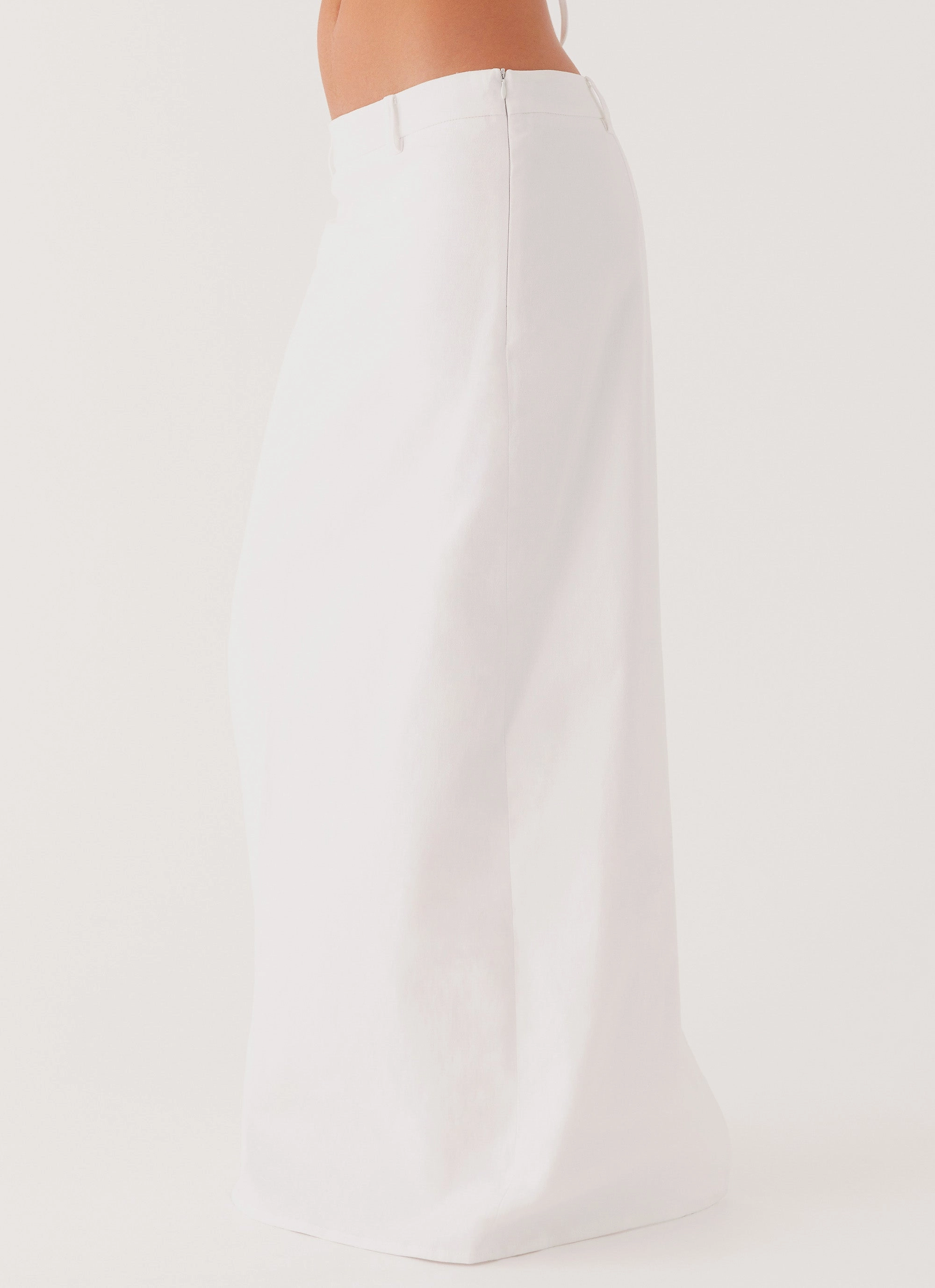 Jaslyn Maxi Skirt - White Subtle Shimmer Pastel tone