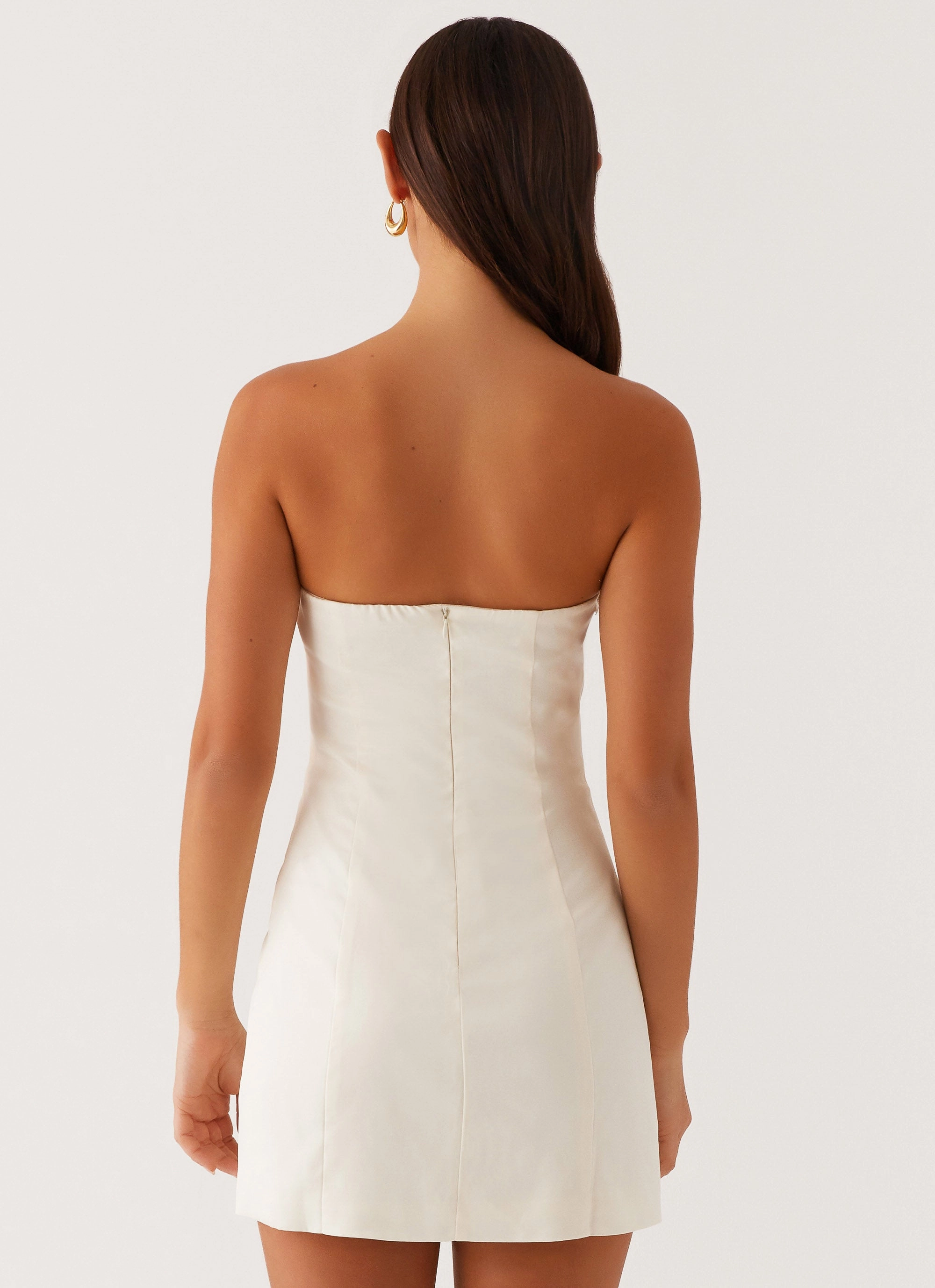 Kessie Mini Dress - Ivory Slim Form Minimal Outfit