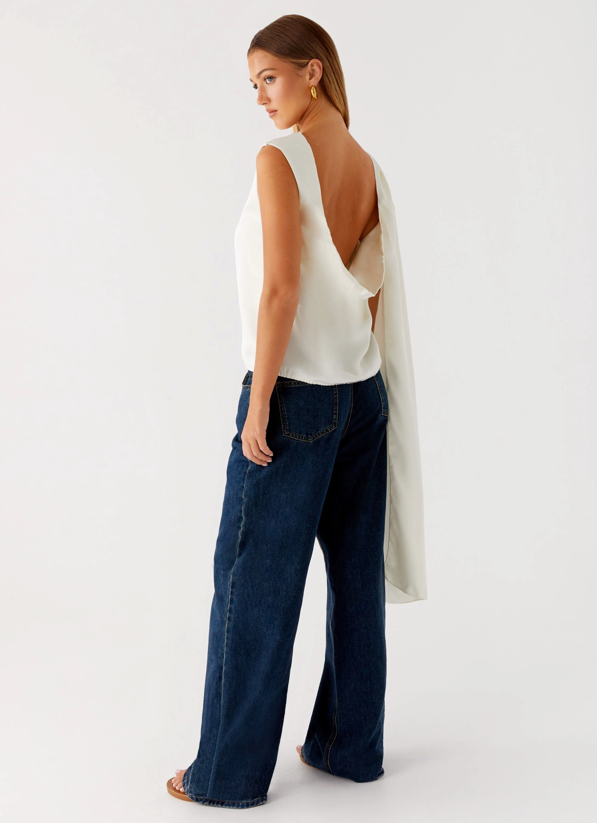 ClassicCrewNeck UV Protective Coating Mojito Cowl Top - Ivory