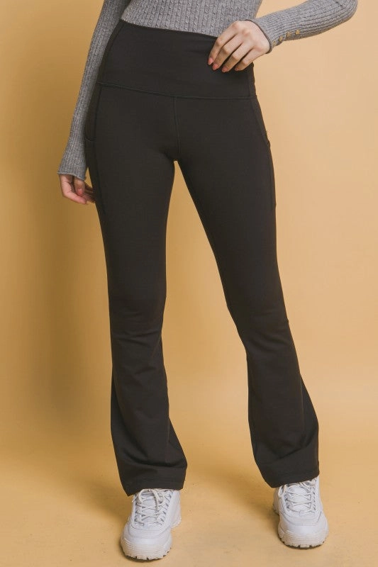 SeamlessPocketDesign Lily High- Waisted Flared Leggings With Side Pockets
