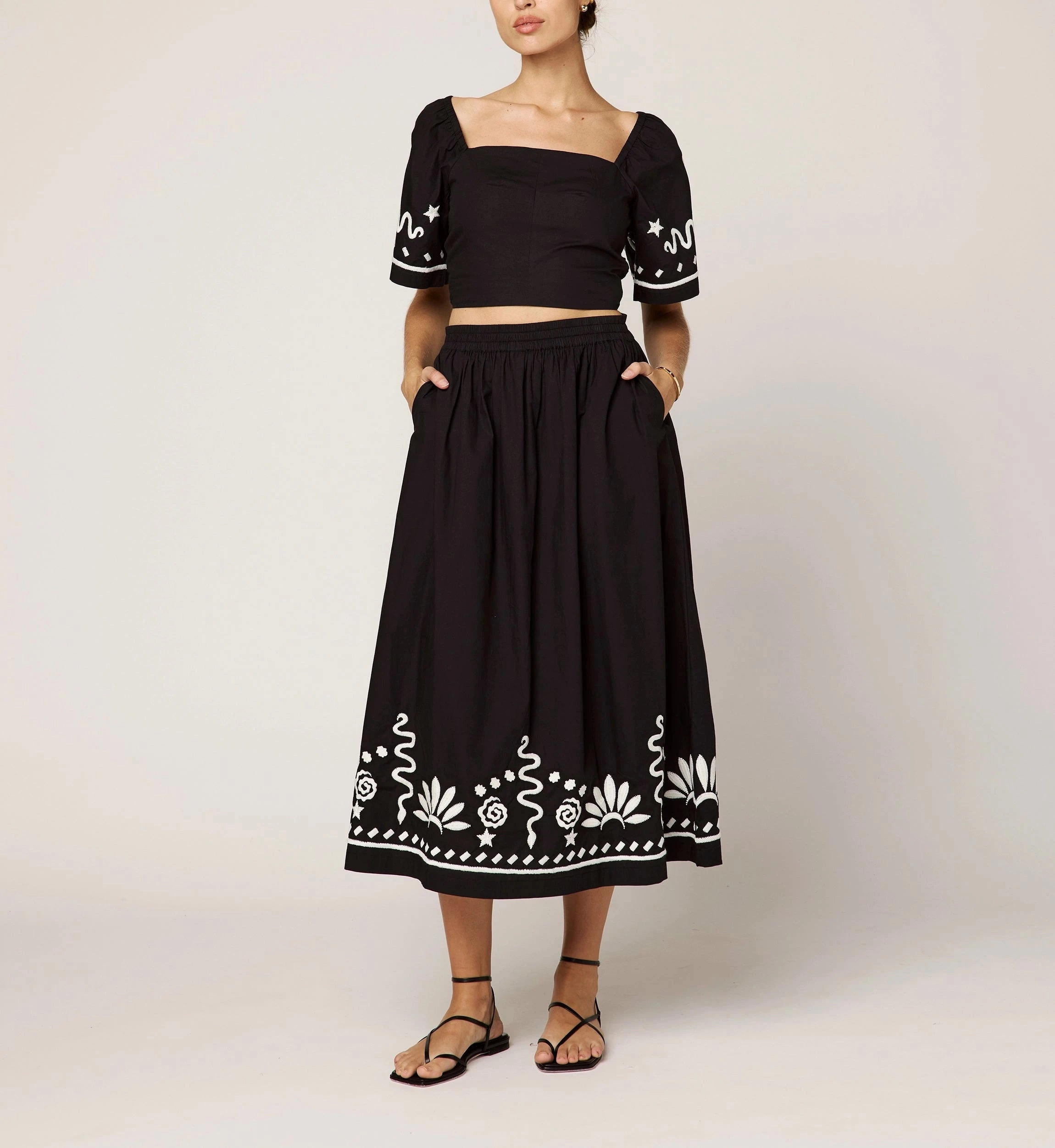 Compression Gradient MultiFunctionalPockets Minka Top | Black/Ivory