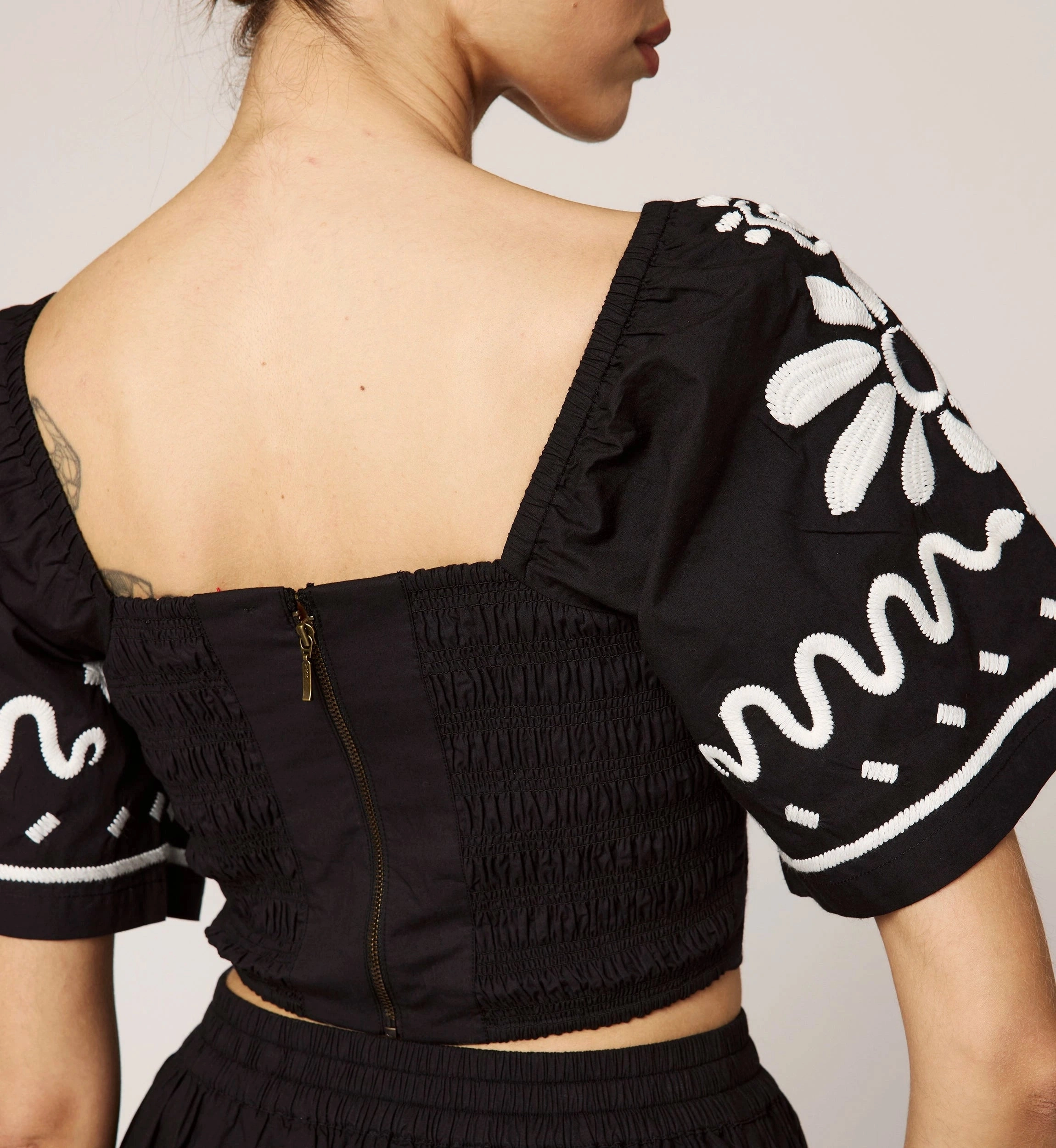 Minka Top | Black/Ivory EthicallySourced