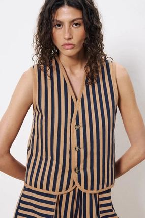 MultiPocket Configuration Lightweight Weave Material FRNCH Camila Vest