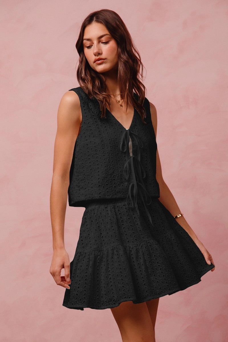 Seamless construction Floral Eyelet Lace Set - Black