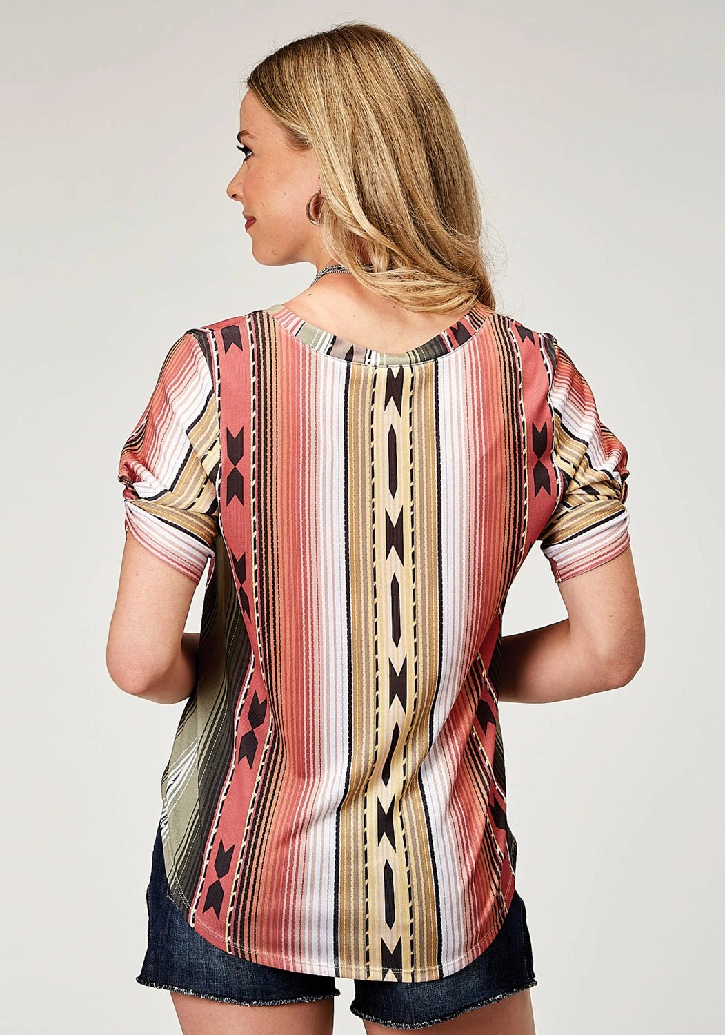 No Bulk Layering System Roper Womens Twisted Sublimation Multi-Color Poly/Spandex S/S Blouse