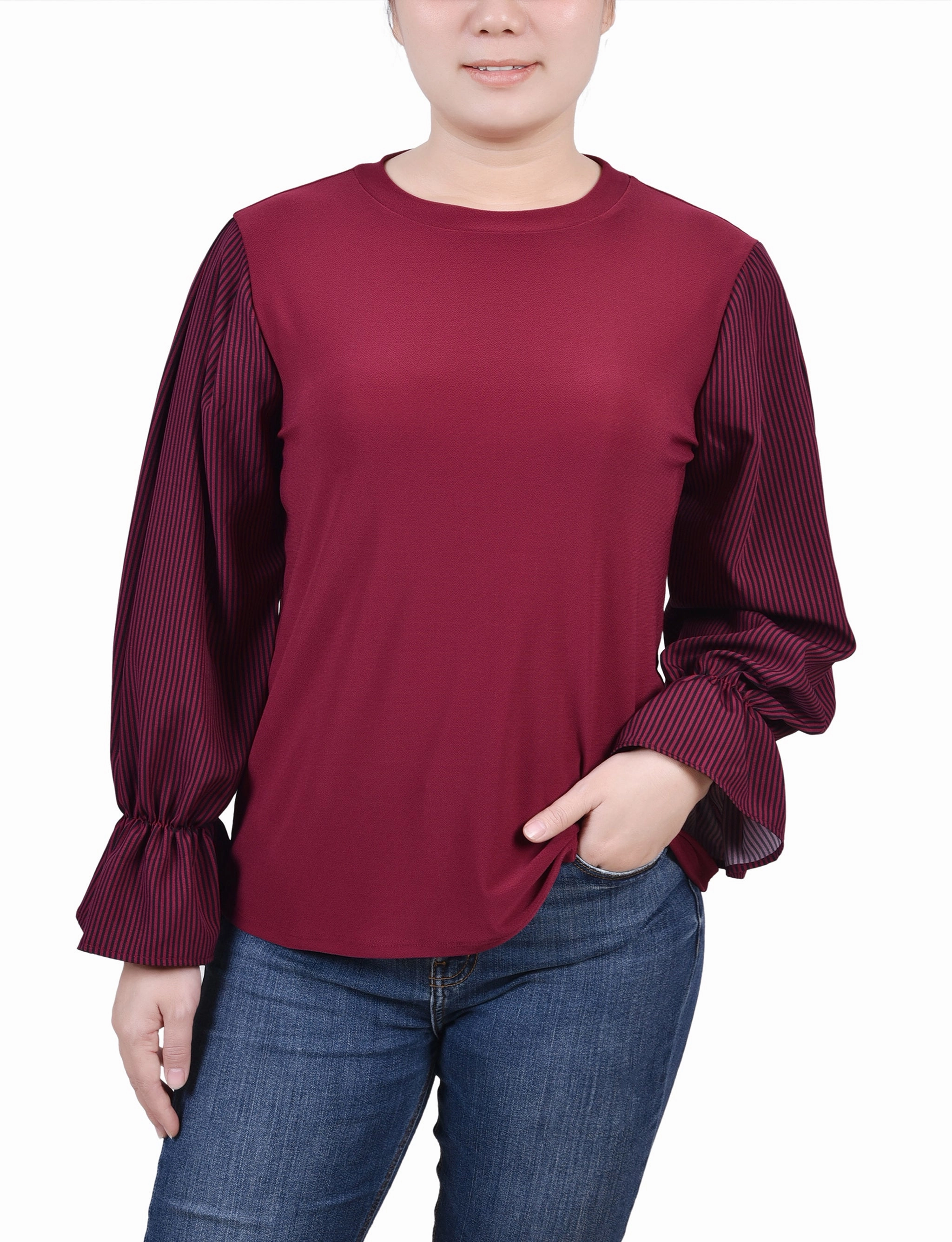 Airflow Mesh Lining Petite Long Sleeve Top With Printed Sleeves