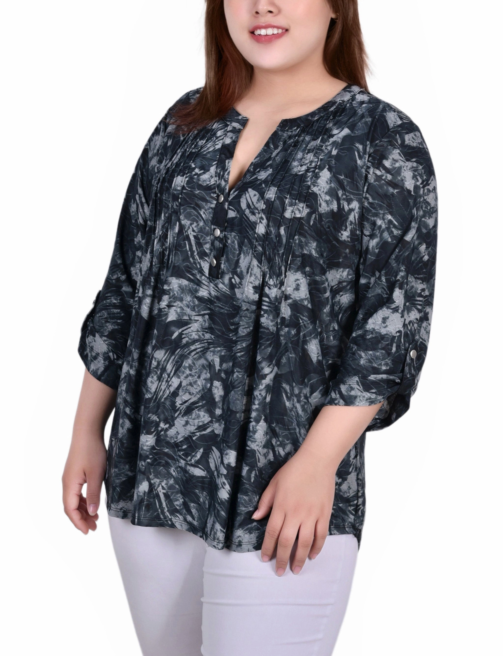 High Thread Count Cotton Plus Size 3/4 Sleeve Roll Tab Y Neck Pullover Top