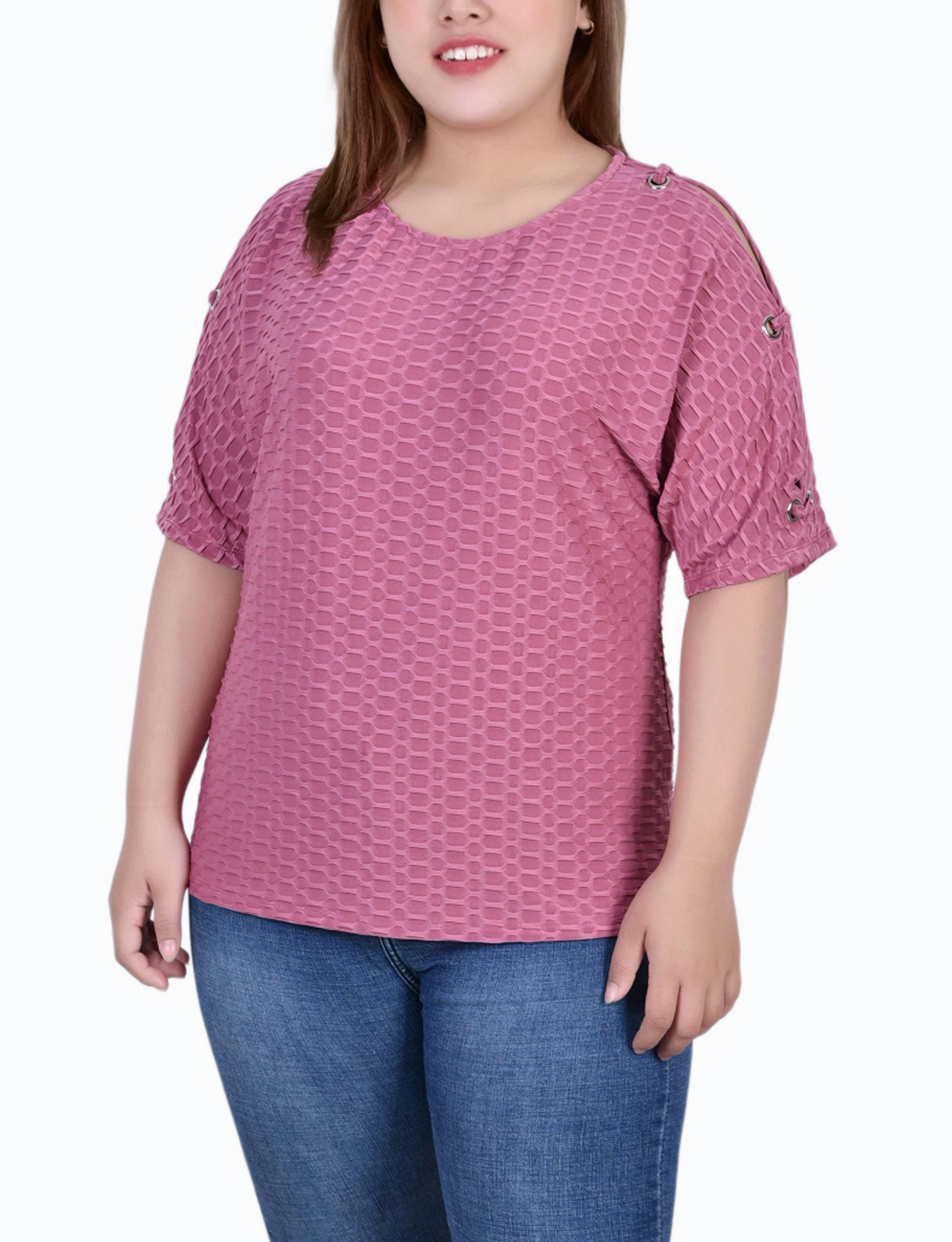 Plus Size Short Sleeve Honeycomb Textured Grommet Top HeatSealed Seams