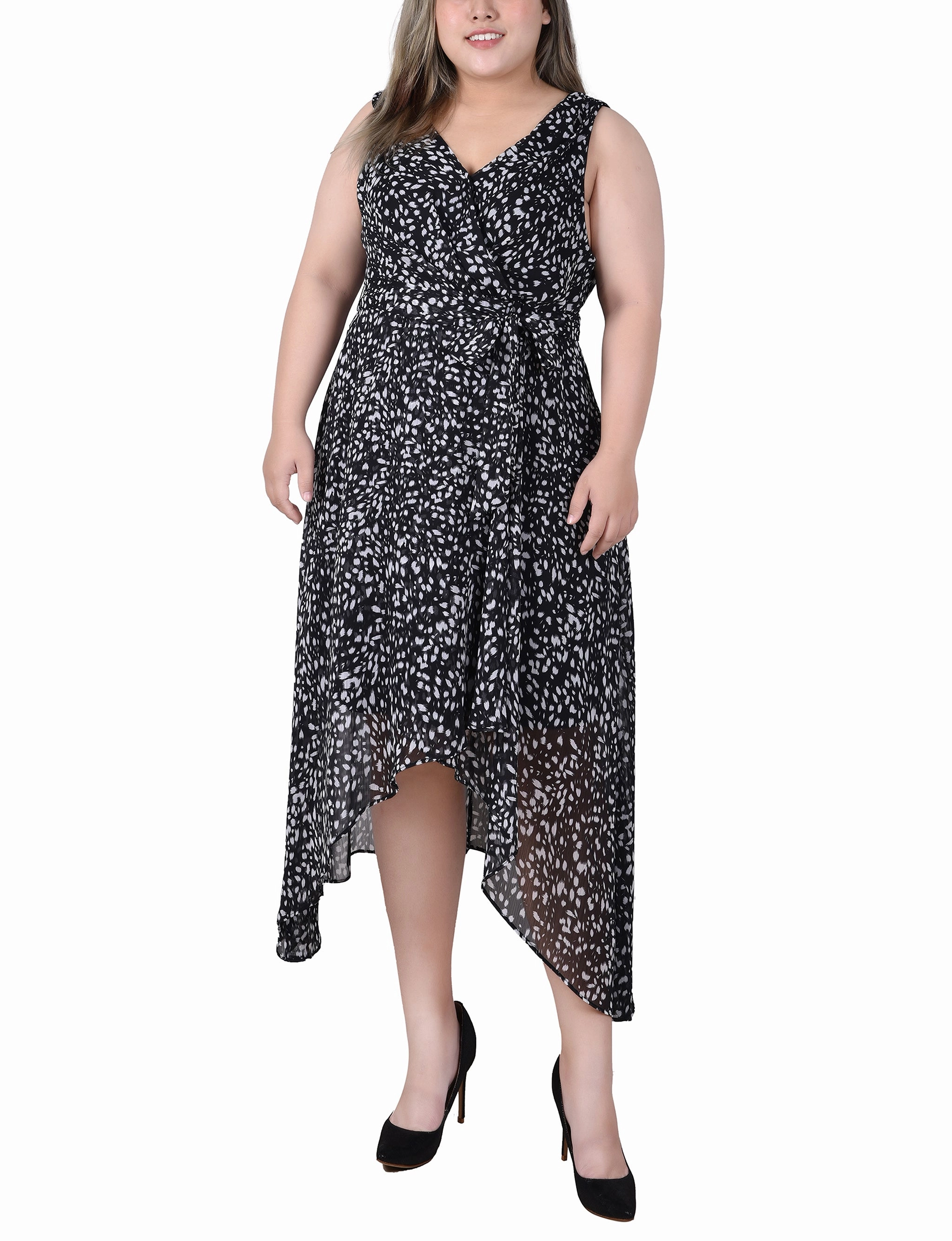 Waist-Cinching Style Option Plus Size Sleeveless Wrap Chiffon Dress