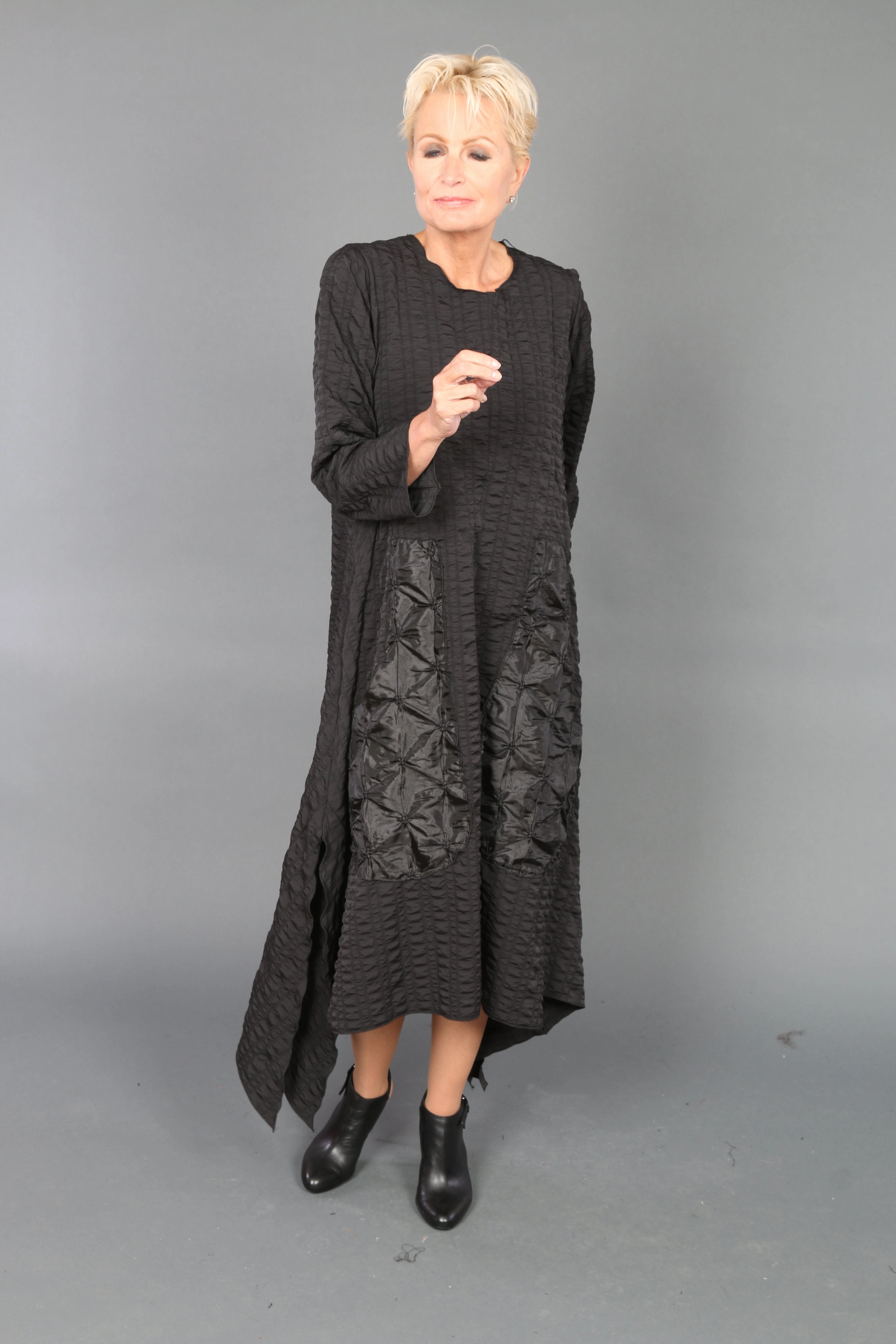 Pod7091 Dress Open Design Sleek Flex