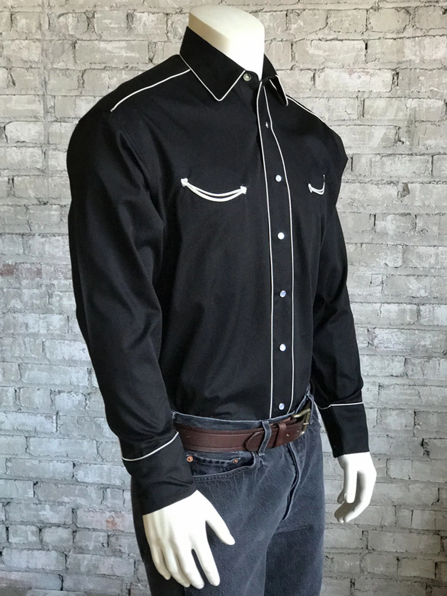 Subtle pattern UV Protective Coating Rockmount Mens Black 100% Cotton Solid Vintage Western L/S Shirt