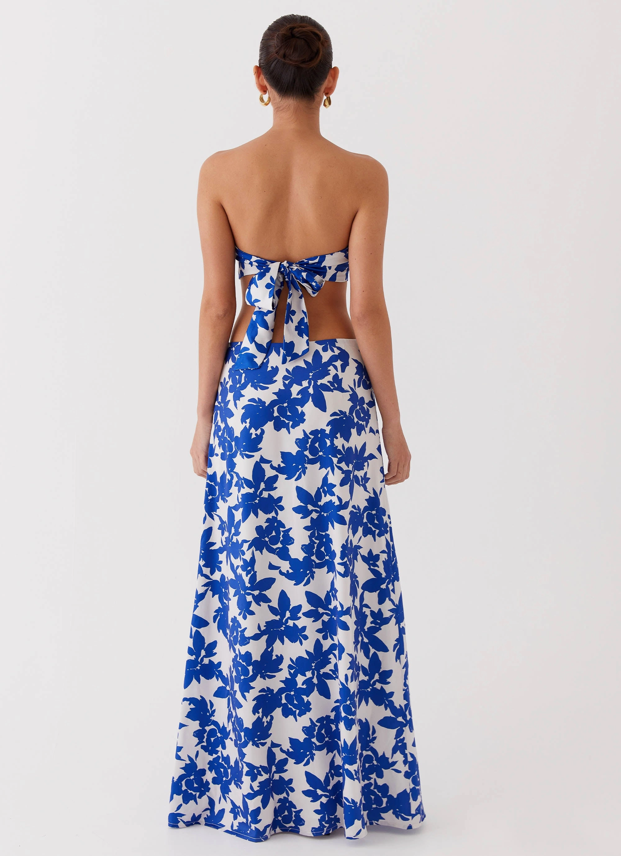 Tagless Labeling FoldableFeature Sky Gaze Twist Top - Blue Floral