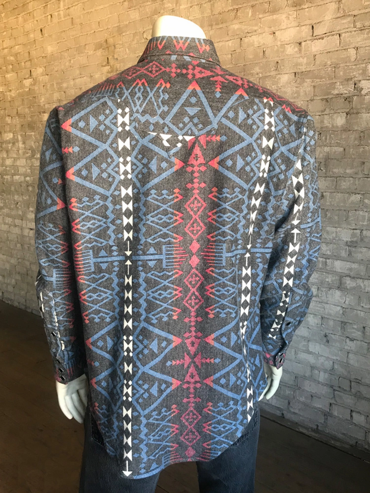 Fashionable Pick Rockmount Mens Black/Red 100% Cotton Jacquard Flannel Western L/S Shirt