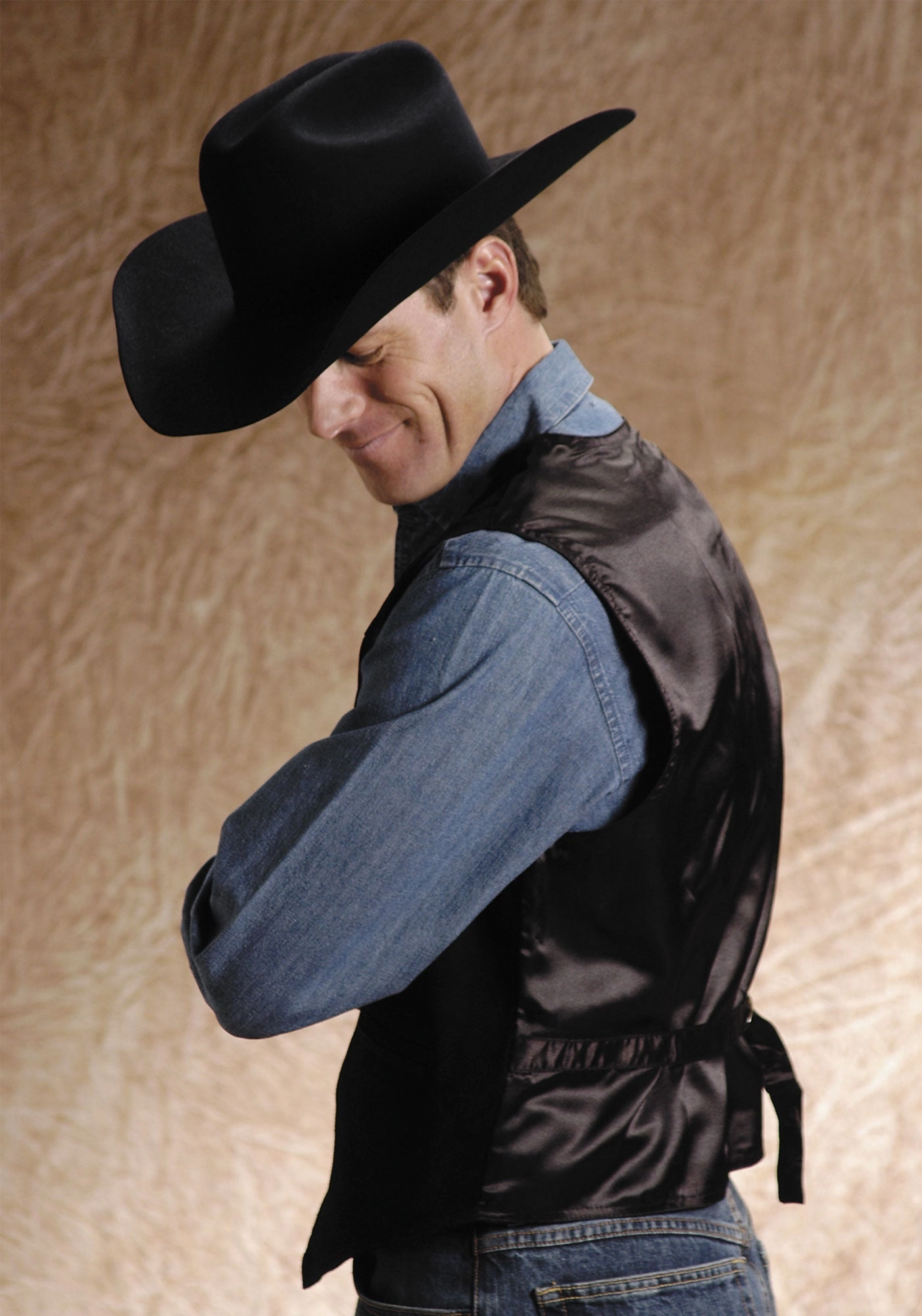 Weekend Style HeatRetentionTechnology Roper Mens Buckle Tie Brass Snaps Black Suede Leather Vest