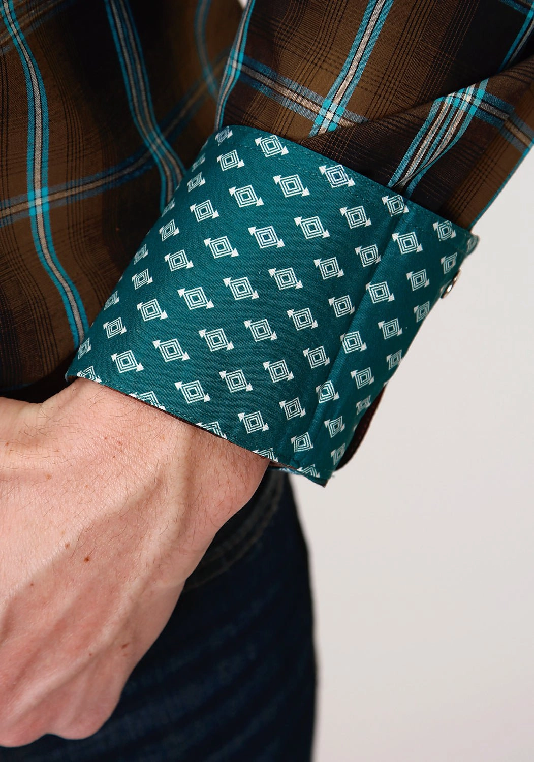 Roper Mens Dark Chocolate 100% Cotton Plaid L/S Tall Shirt Relaxed Silhouette Laser Cut Edge Detail