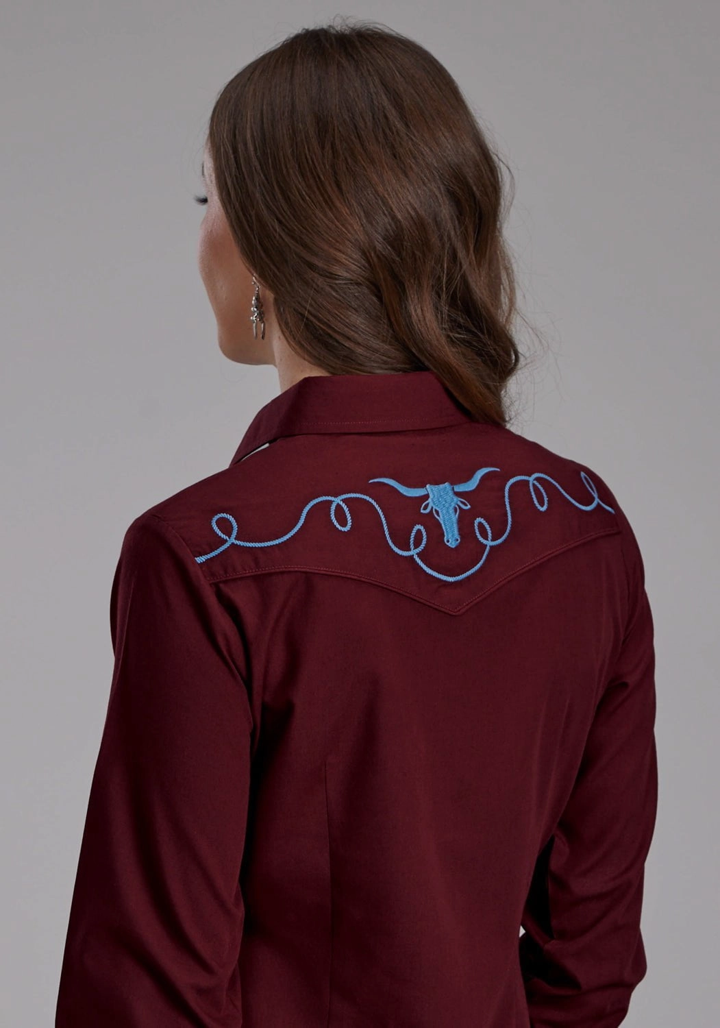 Roper Womens 2124 Broadcloth Longhorn Wine Cotton Blend L/S Shirt Fashionable Pick