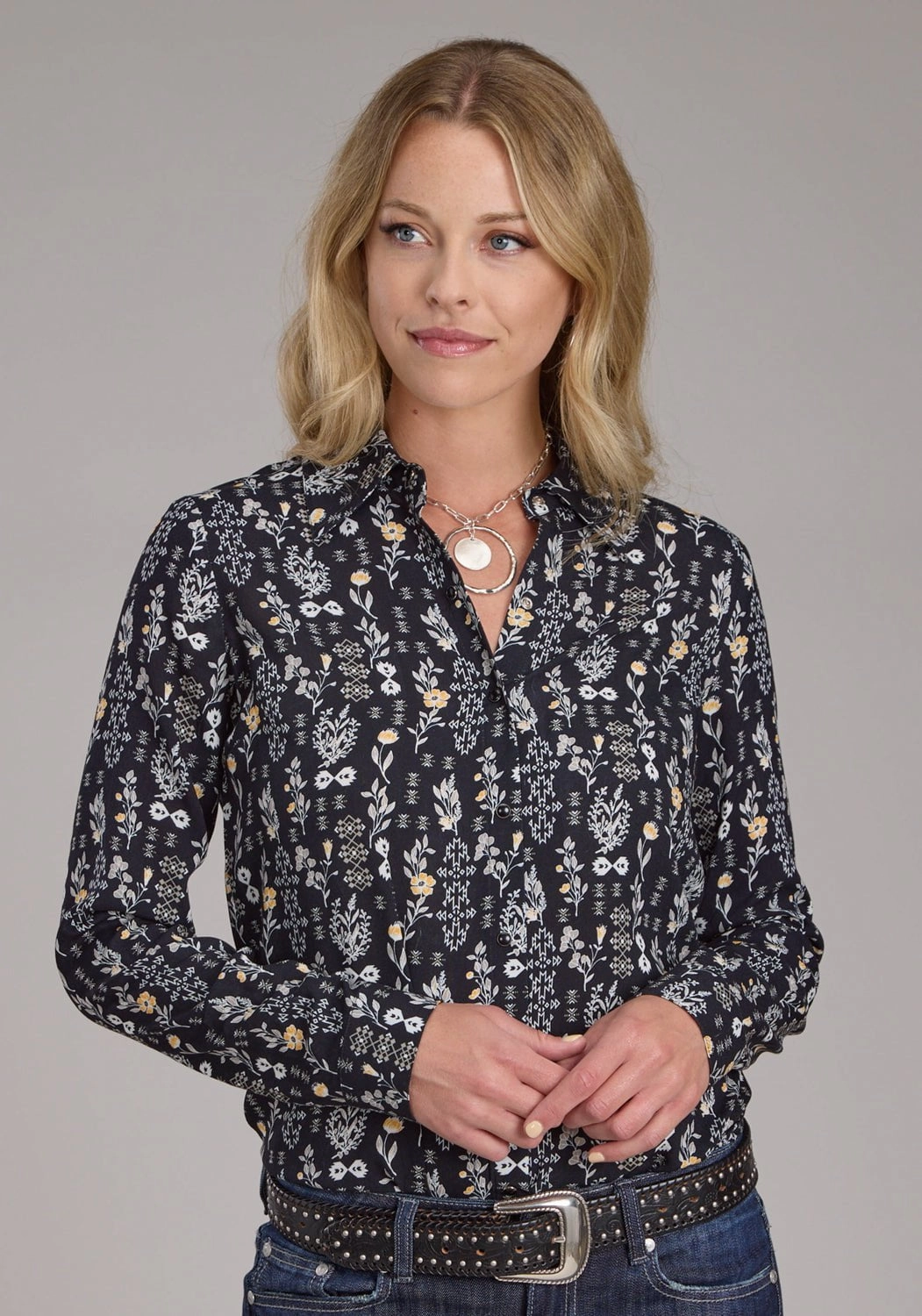 Seasonal Wardrobe Roper Womens 2422 Floral Print Vintage Black 100% Rayon L/S Shirt