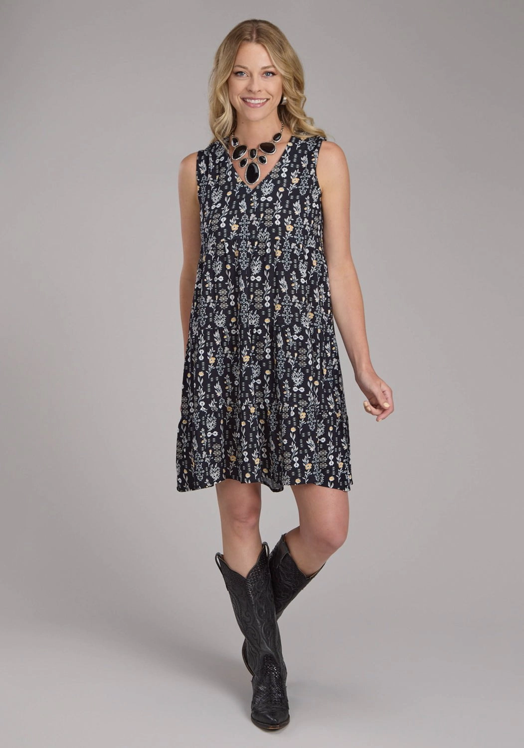 Roper Womens 2422 Vintage Floral Print Black 100% Rayon S/L Dress Flexible Seam Structure