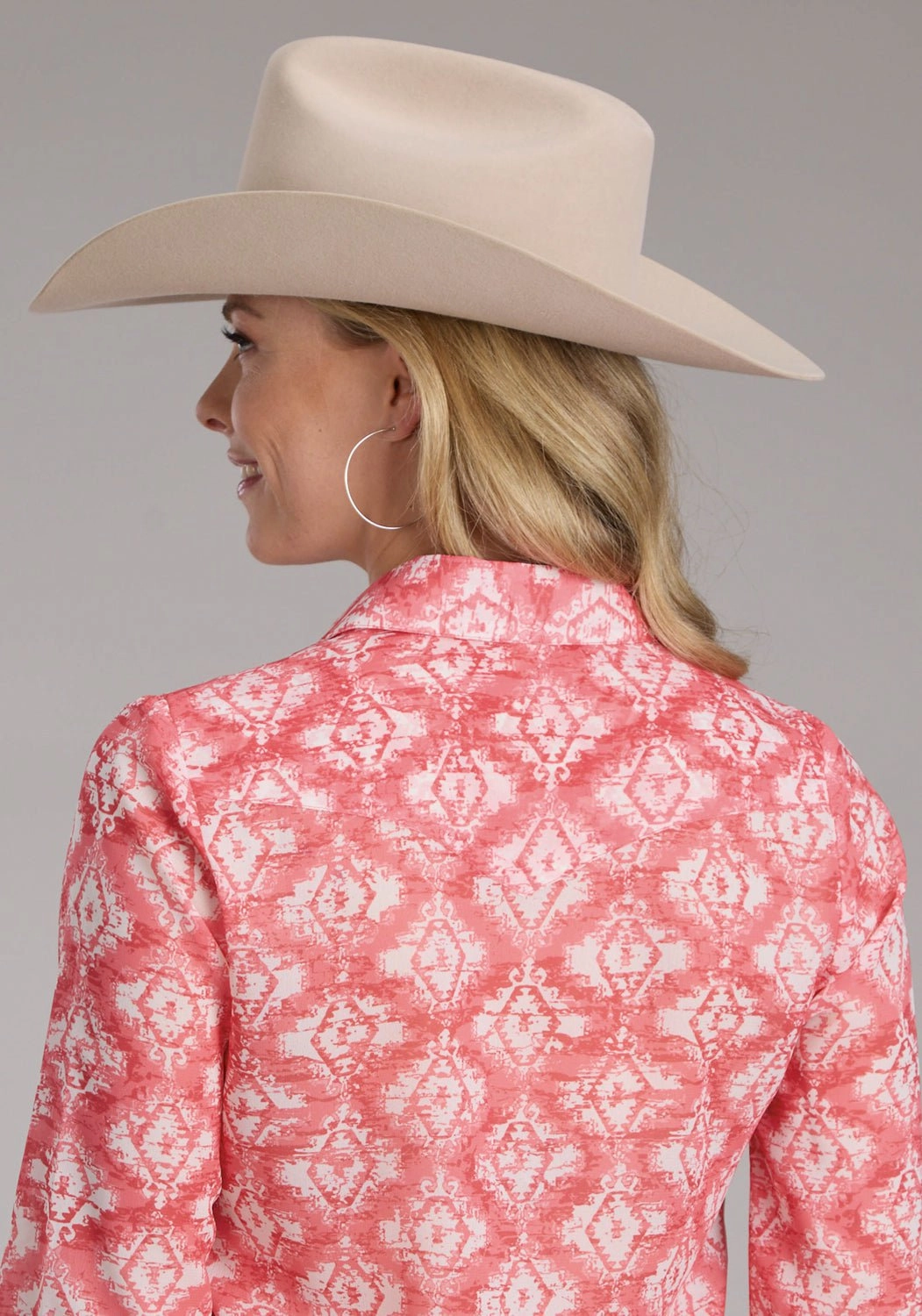 Urban Wear Unmatched comfort Roper Womens 2423 Ikat Aztec Pink 100% Polyester L/S Blouse