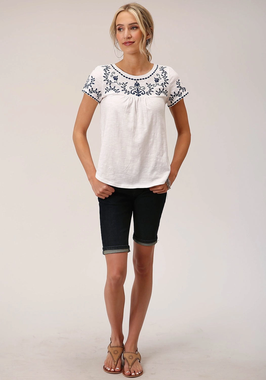 Trendy Apparel Roper Womens Cute Embroidery White 100% Cotton S/S Blouse