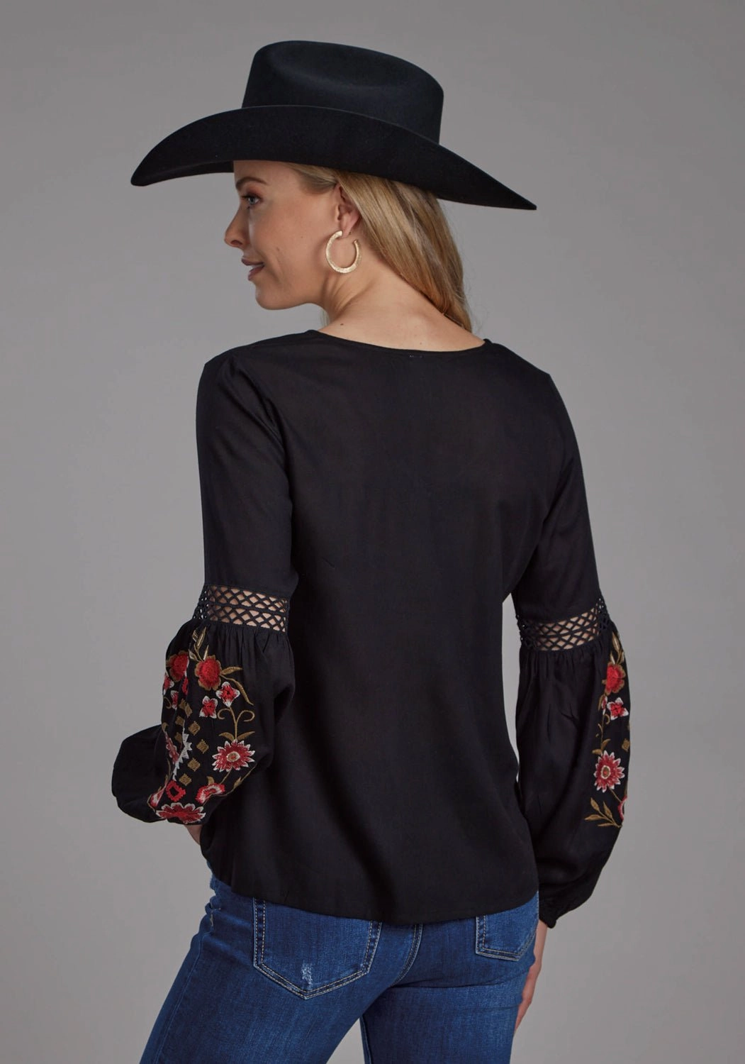 Travel-friendly Errand Ready Roper Womens Floral Challis Black 100% Rayon L/S Tunic