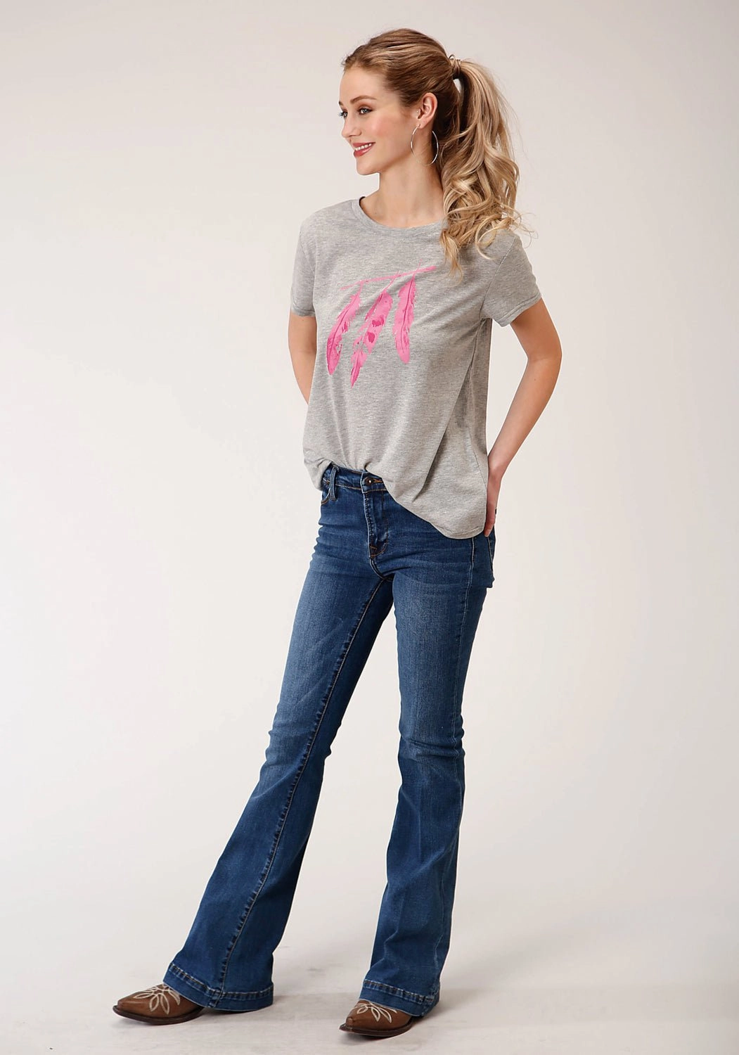Travel Essential Practical Choice Roper Womens Grey Poly/Rayon Pink Feathers S/S T-Shirt
