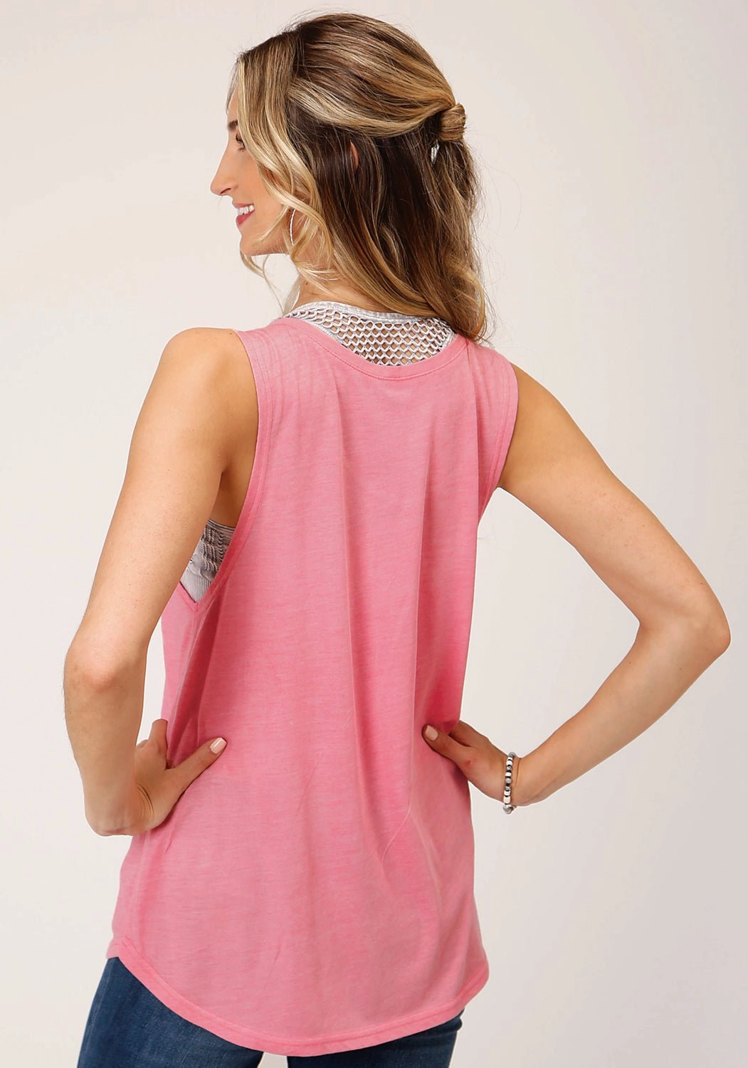 Adjustable Cuff Closure Roper Womens Horseshoes and Boots Pink Poly/Rayon S/L Tank Top