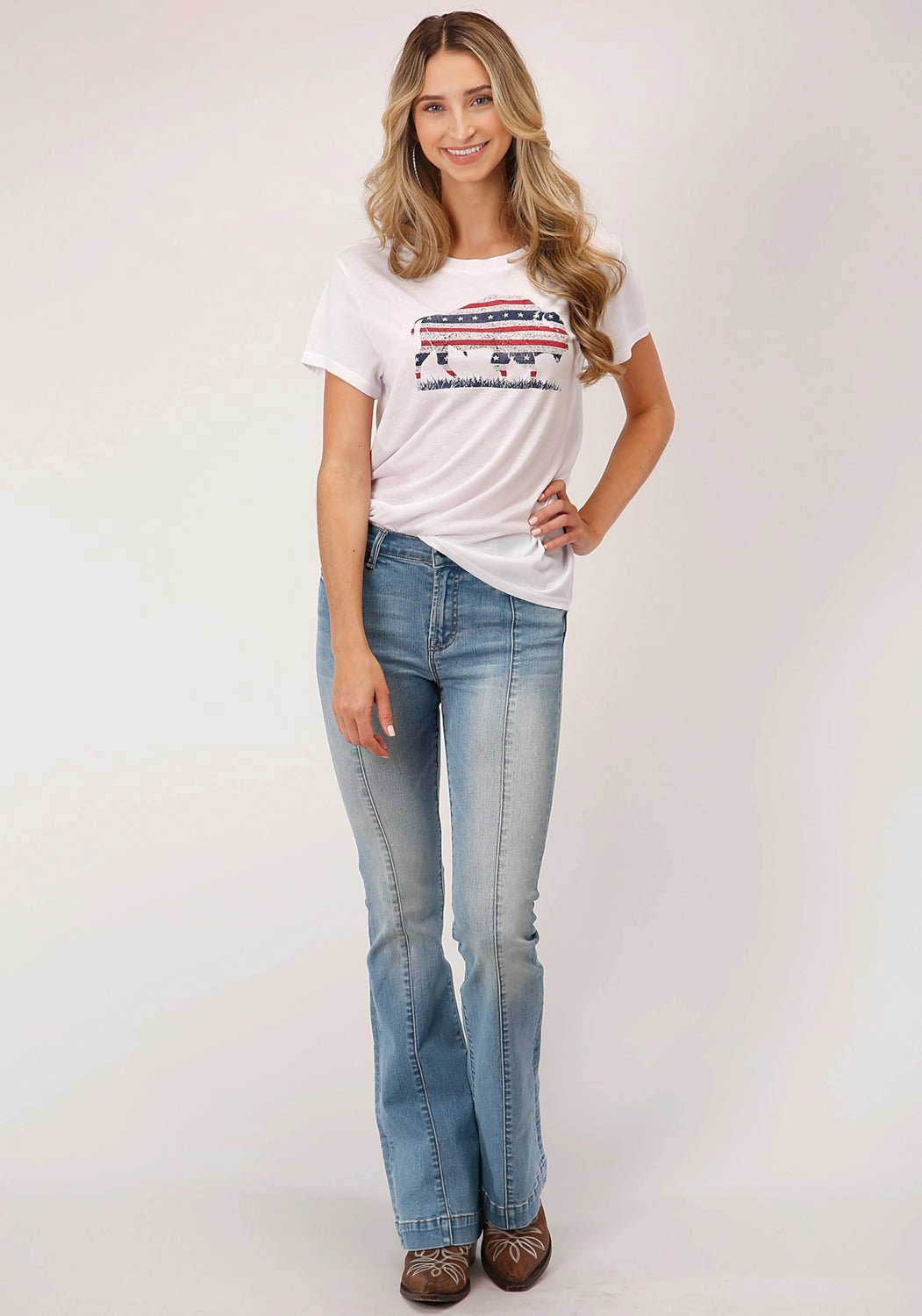 Adjustable Cuff Closure Premium Finish Roper Womens Patriotic Buffalo White Poly/Rayon S/S T-Shirt