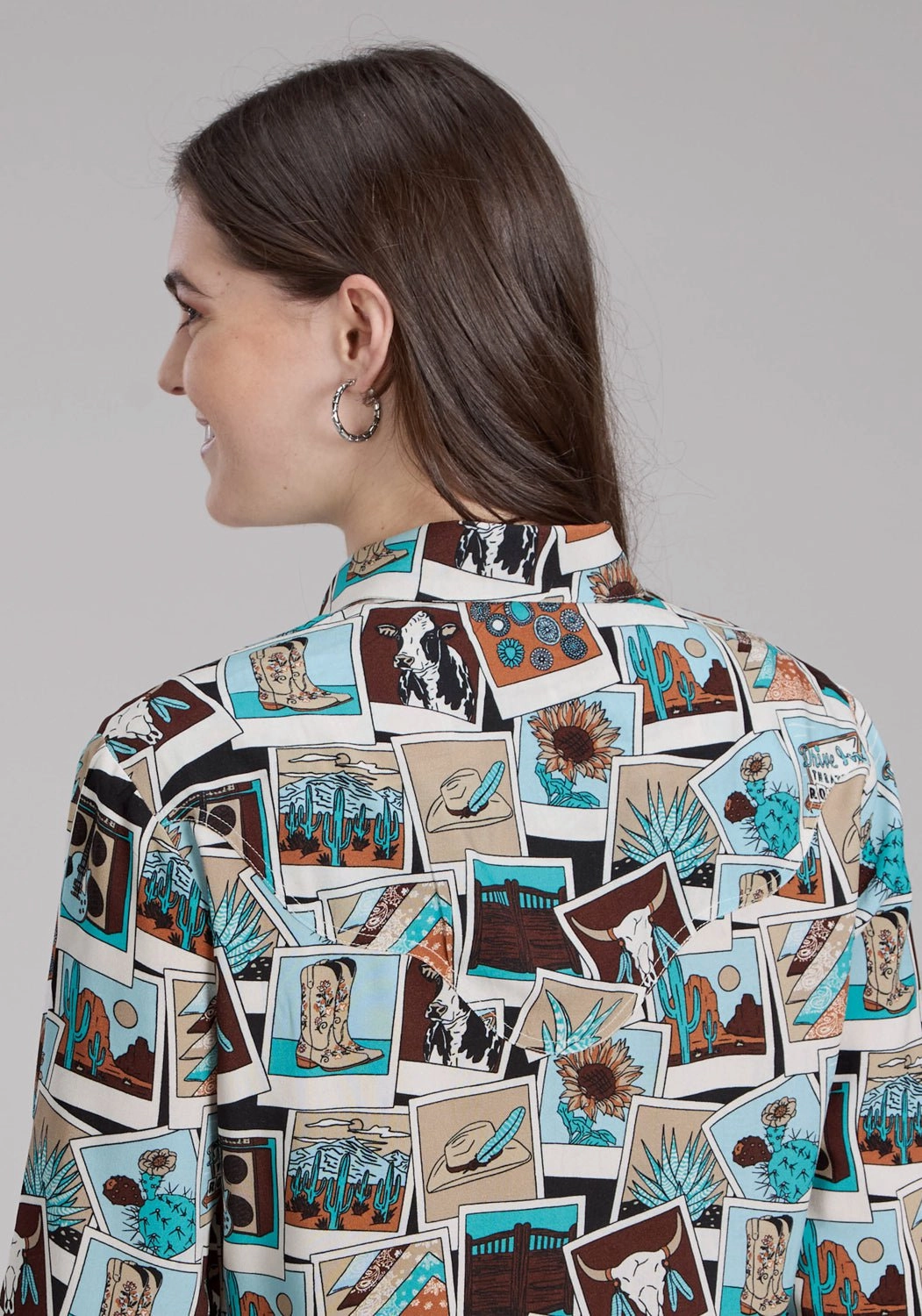 Seasonal Fashion Modern Aesthetic Roper Womens Photo Collage Multi-Color 100% Rayon L/S Blouse