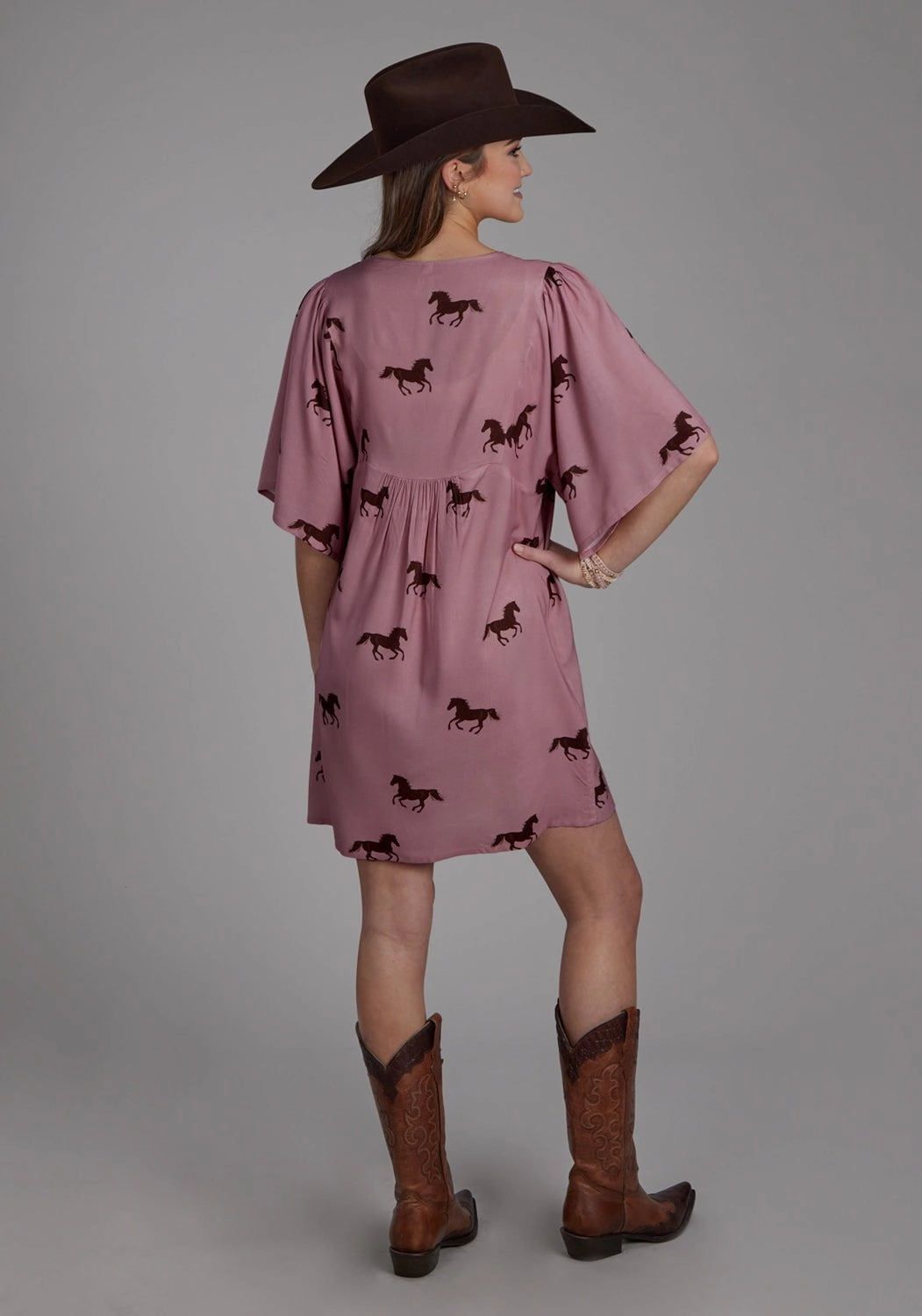 Roper Womens Wild Horses Pink 100% Rayon S/S Dress Quick Dressing Fall Wardrobe