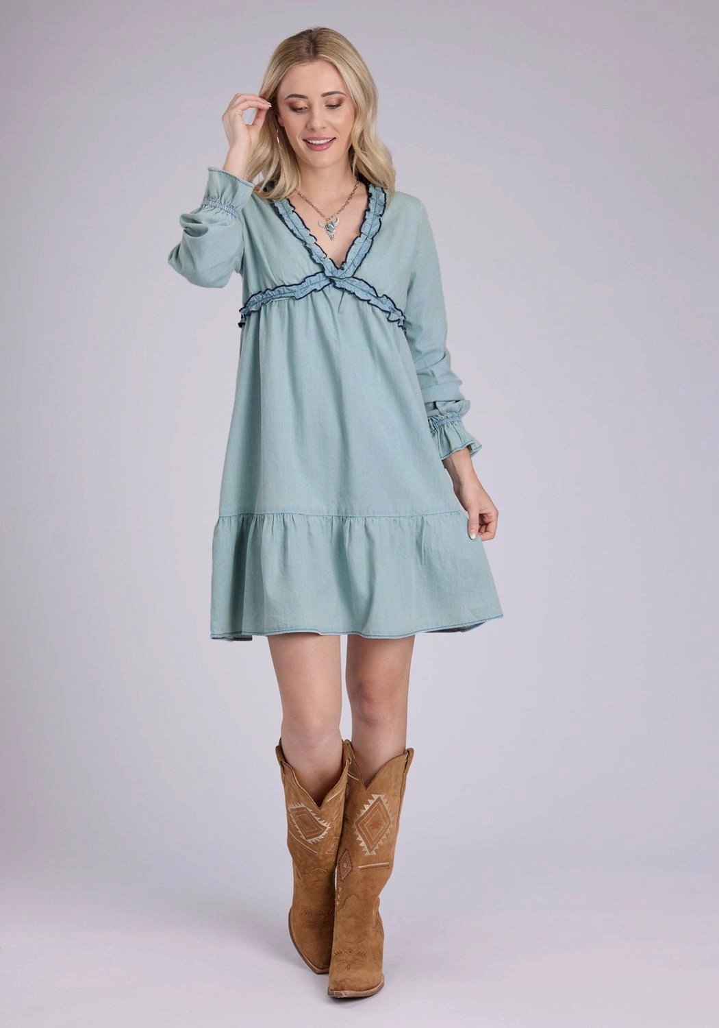 Roper Womens Denim V-Neck Light Blue 100% Cotton L/S Dress Comfortable fit-and-flare dress Work Mood