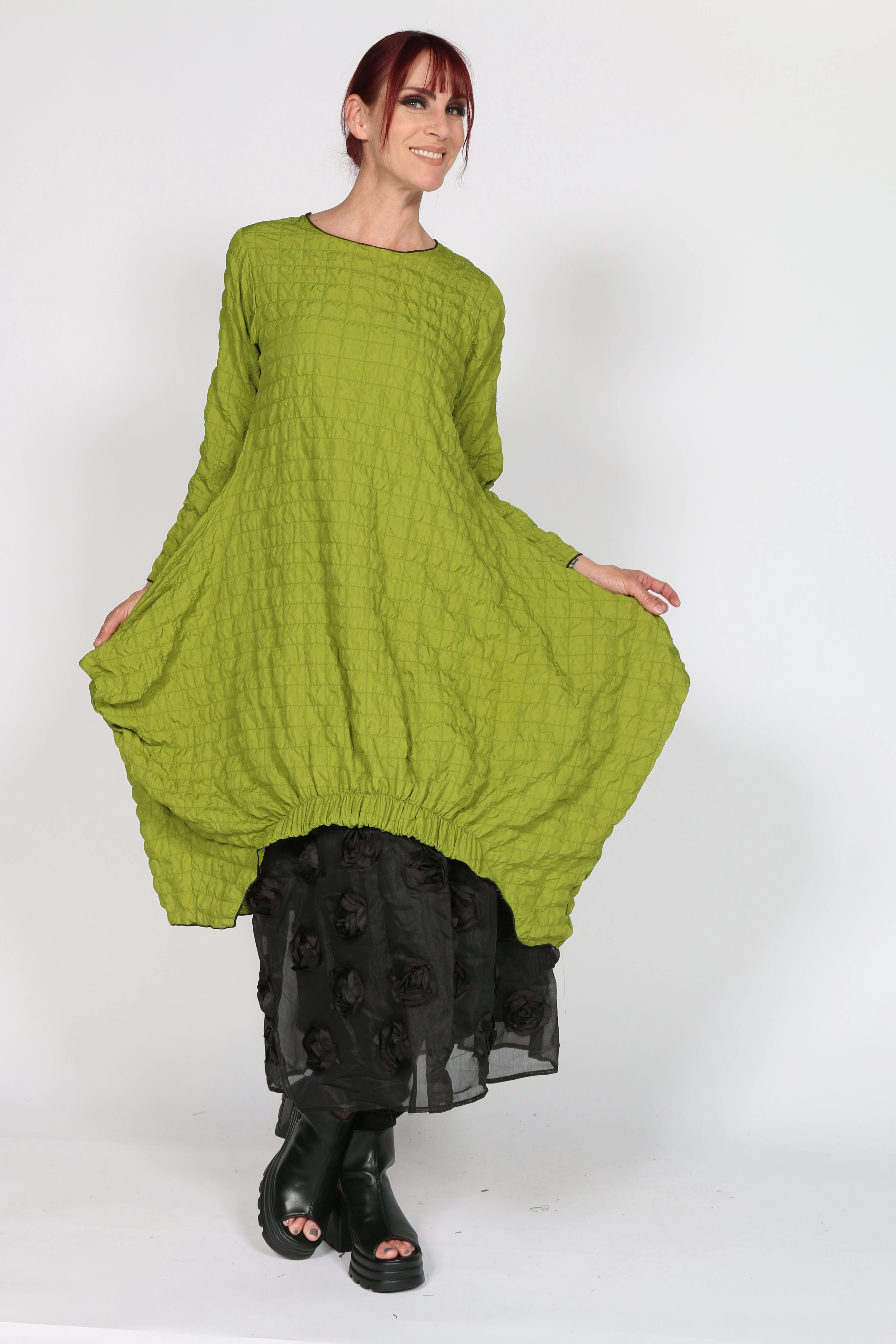 POD5156 Dress Relaxed Movement Delicate Lines