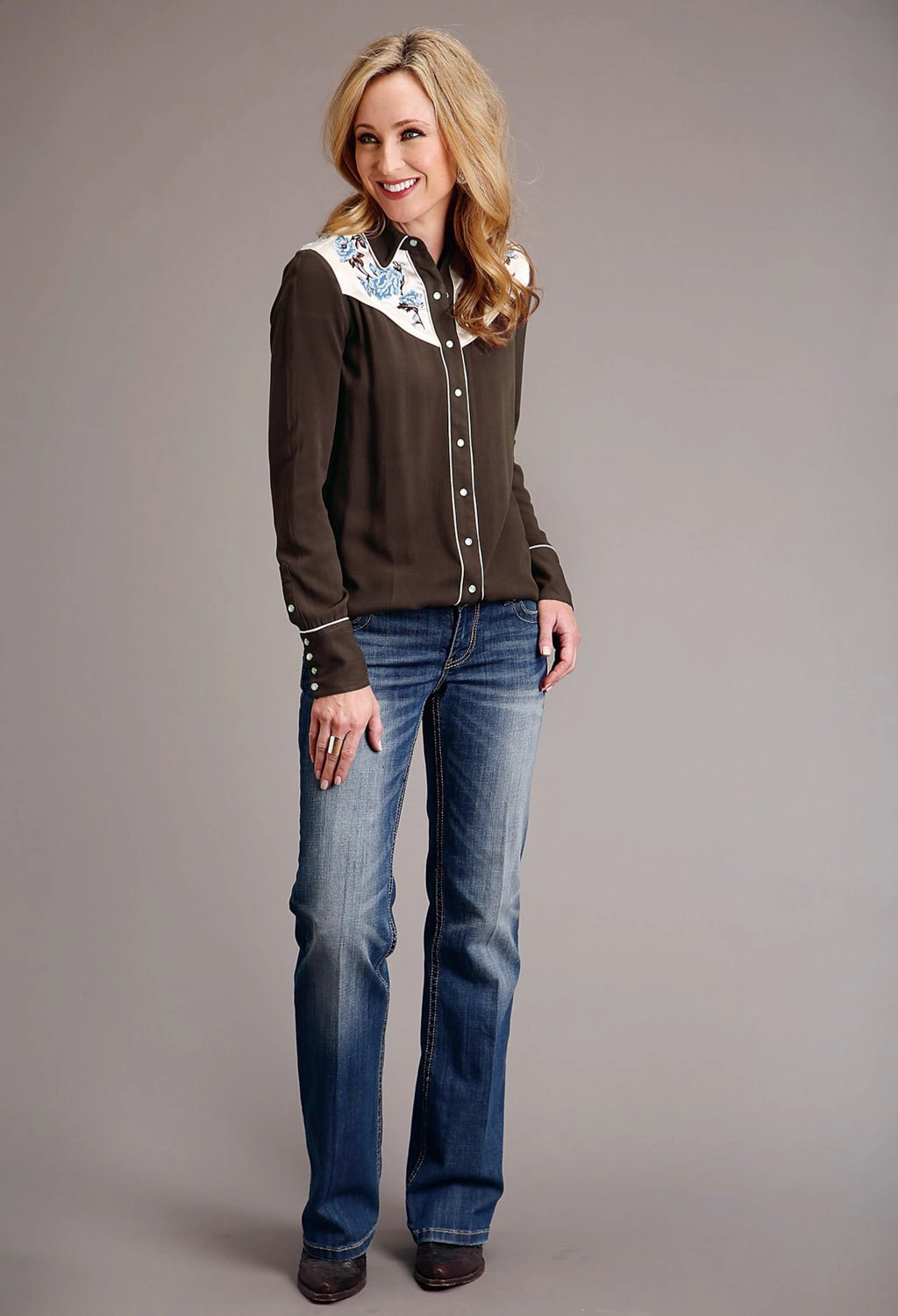 Fitted Silhouette Youthful Vibe Stetson Womens Curvy Floral Brown 100% Rayon L/S Shirt