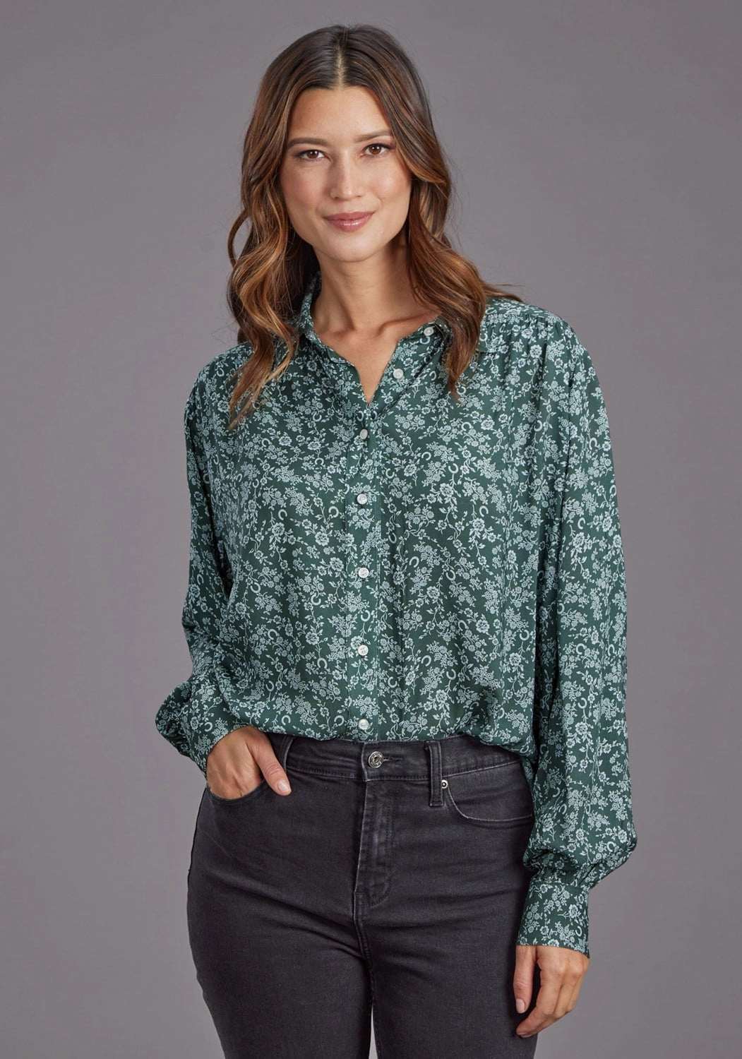 Inner Layer Flexible Shoulder Construction Stetson Womens Lucky Littl Floral Green 100% Rayon Button L/S Blouse