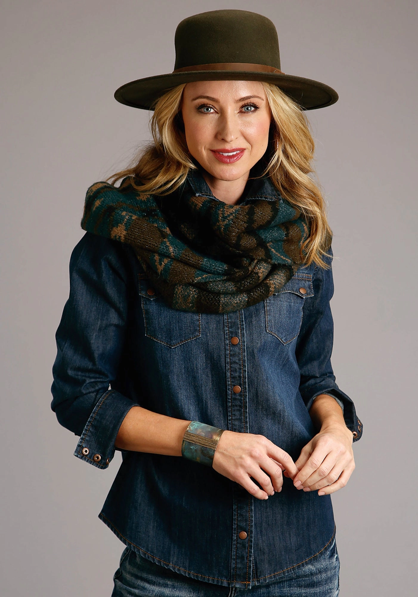 Stetson Womens Multi Olive Acrylic Aztec Stripe Scarf Cold Weather Odor Resistant