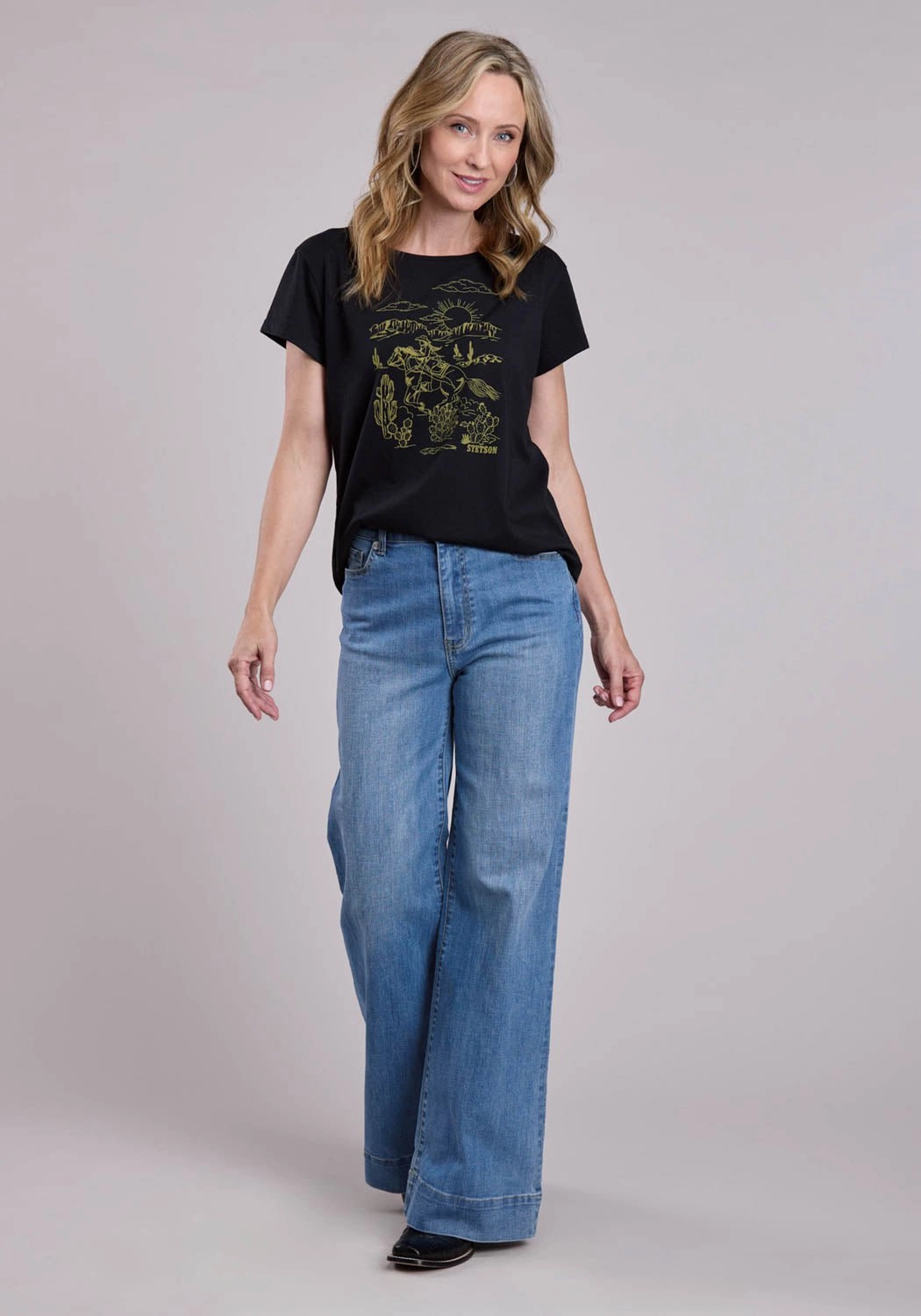 Odor Resistant Smooth zipper closure Stetson Womens Vintage Cowgirl Scene Black Cotton Blend S/S T-Shirt